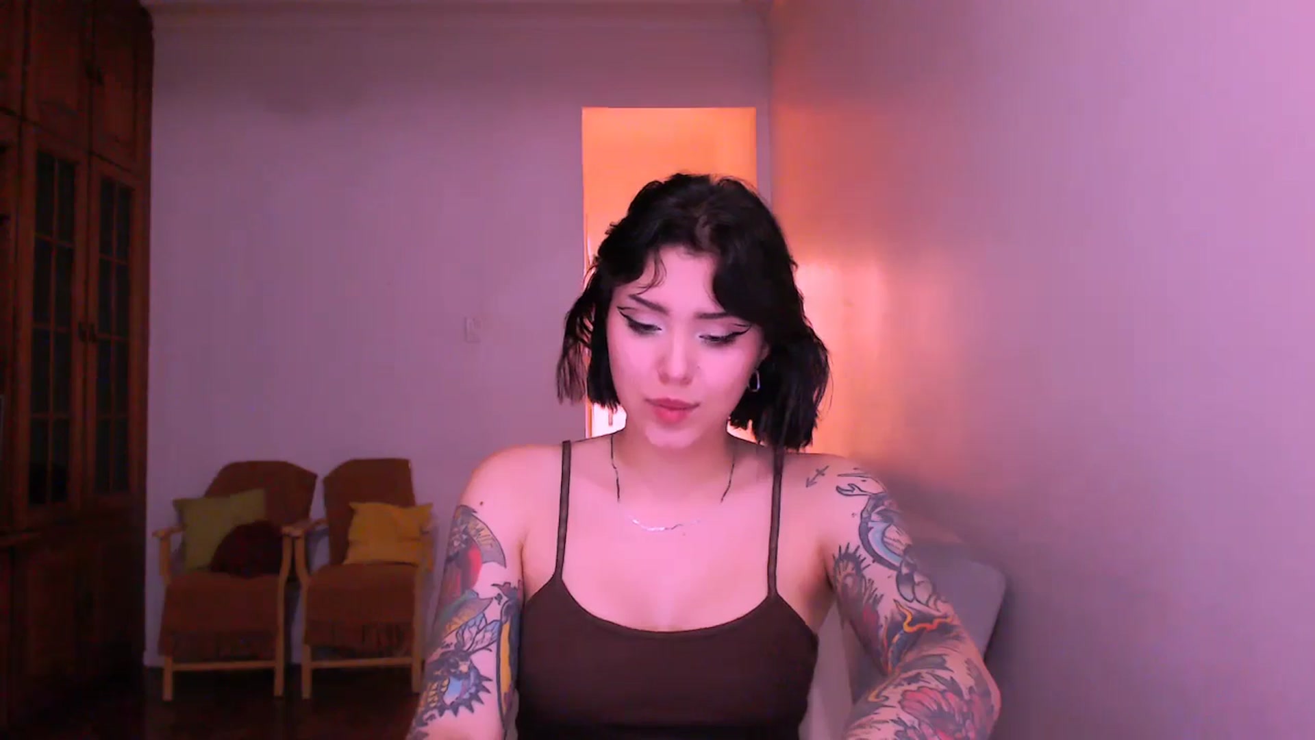 Gallery image thumbnail from AuroraBeckett's myfreecams stream on, 04/27/2026, 02:02 image 9 of 20