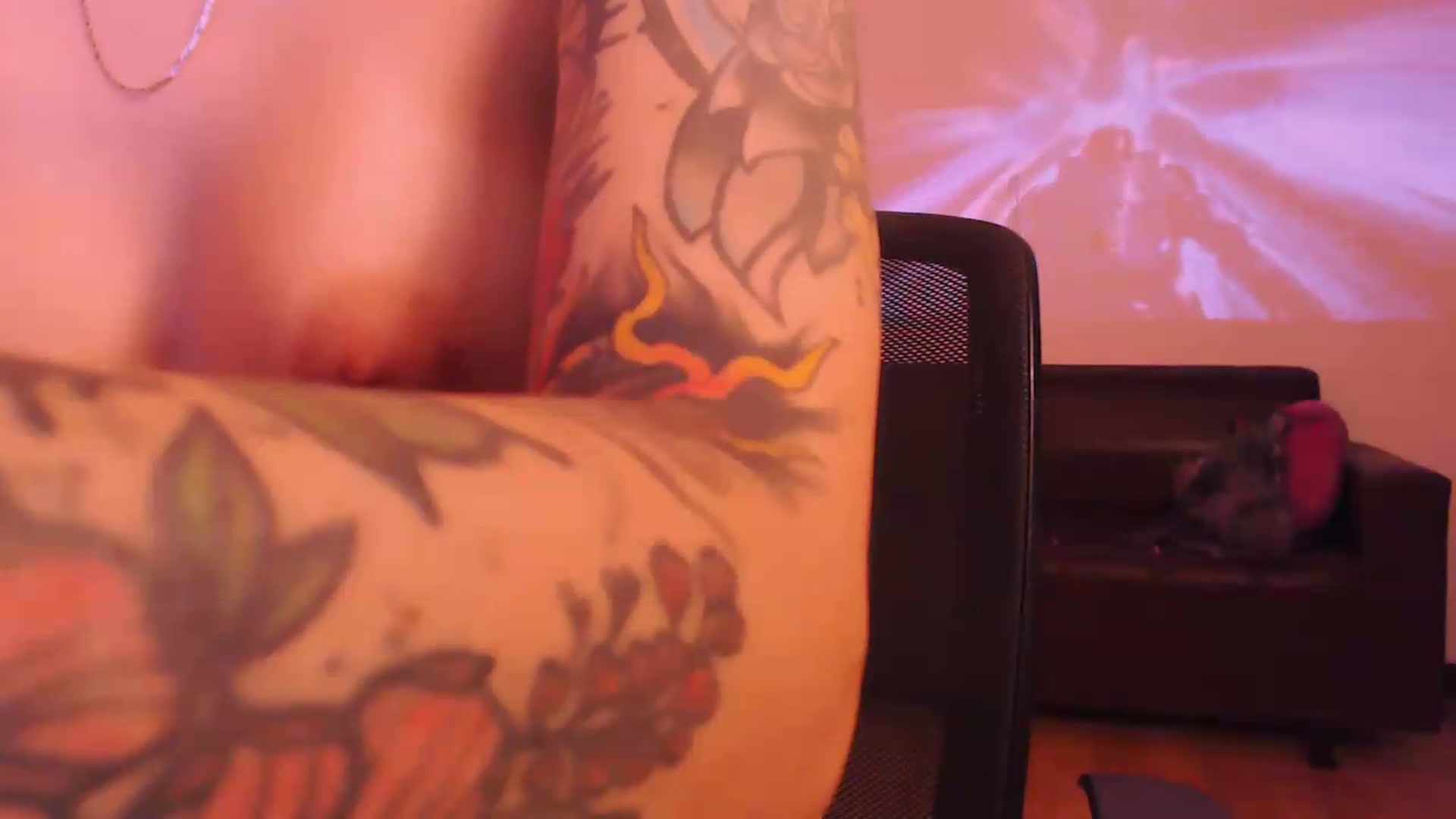 Gallery image thumbnail from AuroraBeckett's myfreecams stream on, 07/06/2026, 06:56 image 8 of 20
