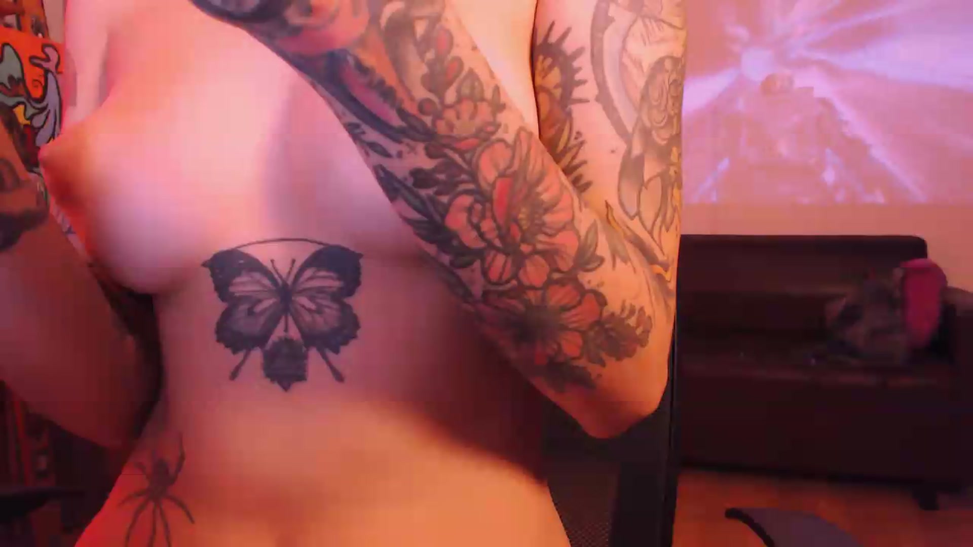 Gallery image thumbnail from AuroraBeckett's myfreecams stream on, 07/06/2026, 06:56 image 2 of 20