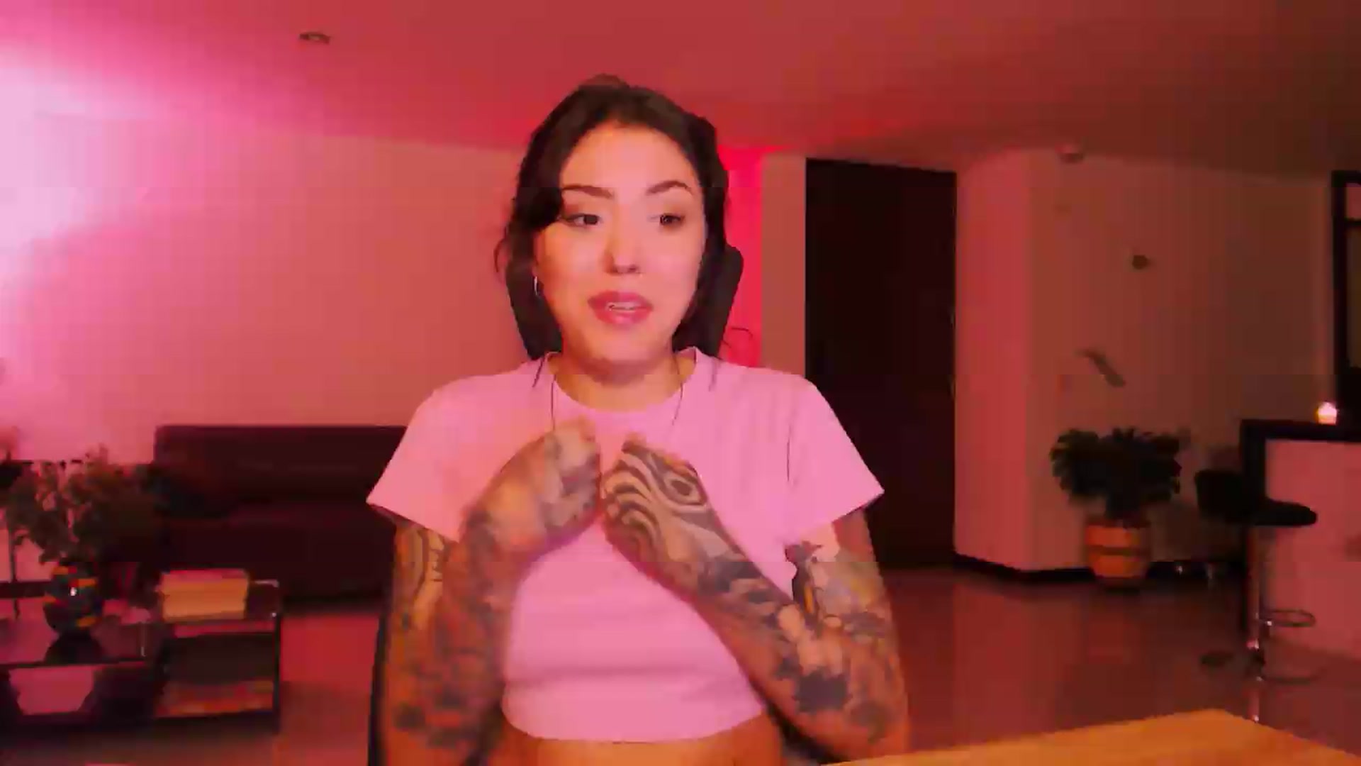 Gallery image thumbnail from AuroraBeckett's myfreecams stream on, 08/11/2026, 07:27 image 1 of 20