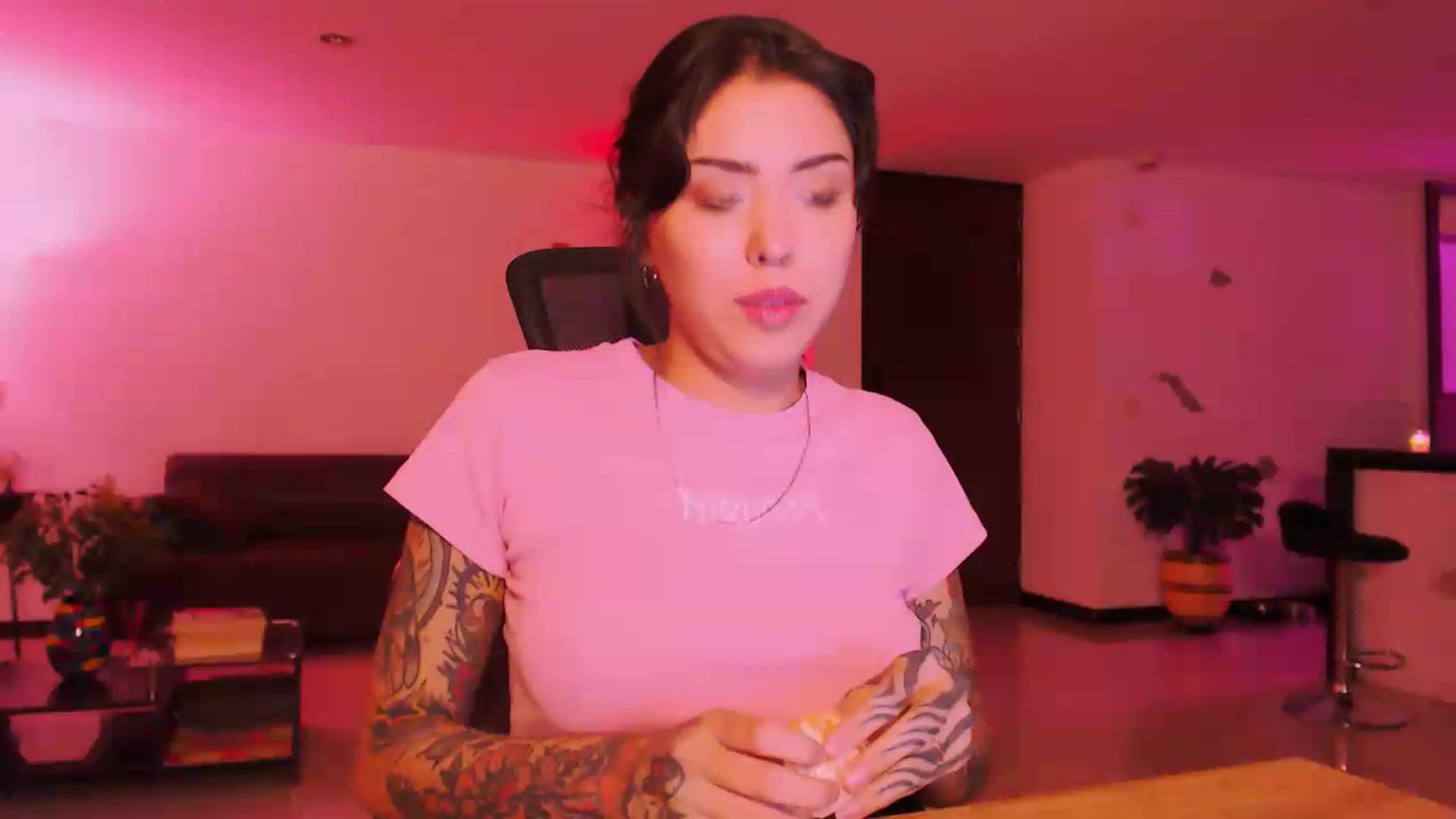 Gallery image thumbnail from AuroraBeckett's myfreecams stream on, 08/11/2026, 07:27 image 15 of 20