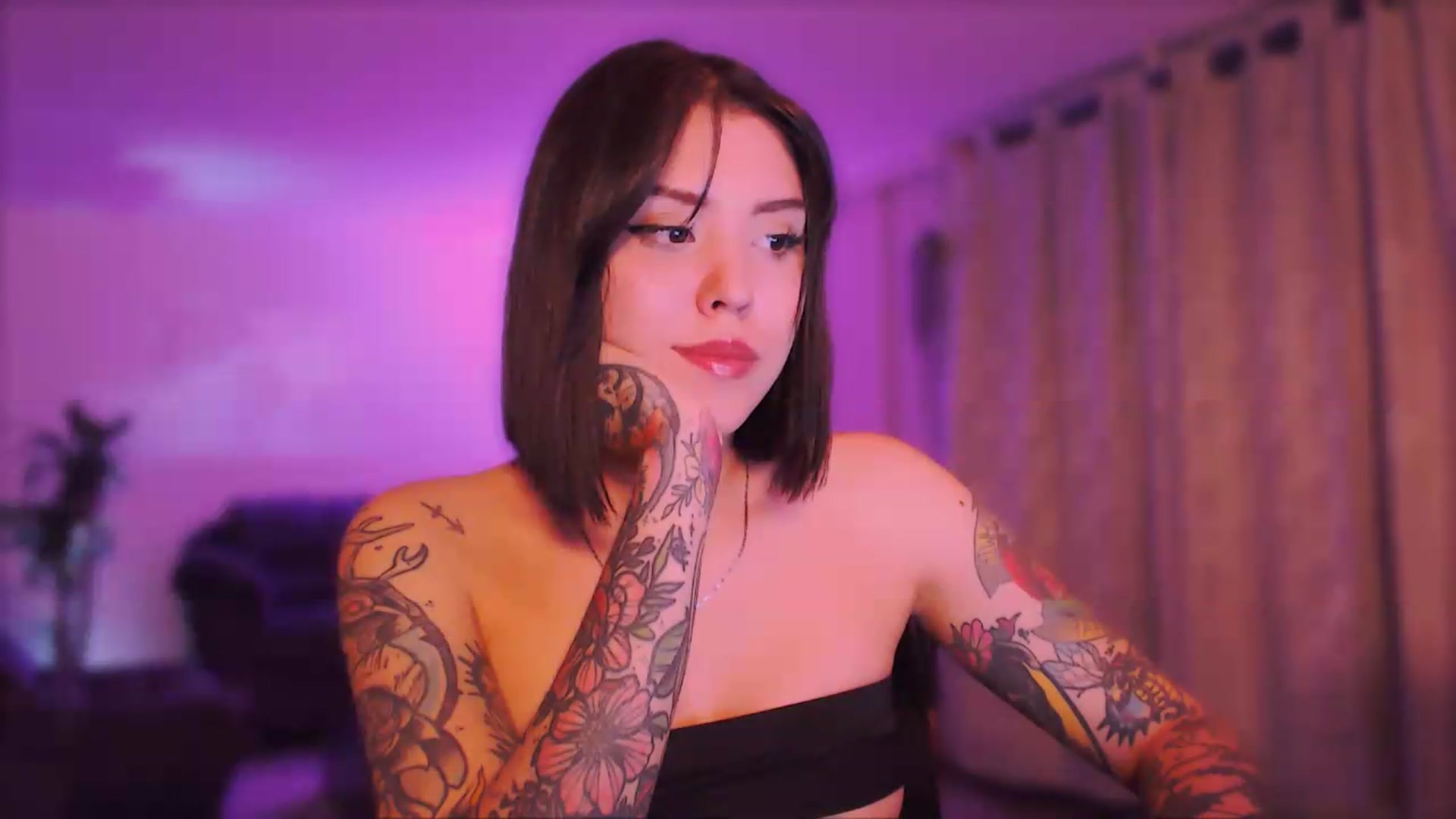 Gallery image thumbnail from AuroraBeckett's myfreecams stream on, 08/20/2026, 11:09 image 13 of 20