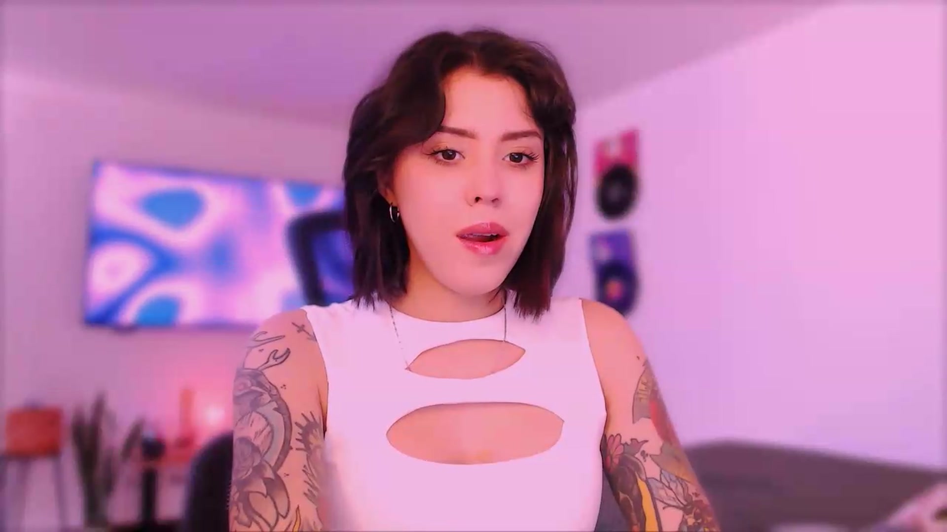 Gallery image thumbnail from AuroraBeckett's myfreecams stream on, 08/25/2026, 15:22 image 2 of 20