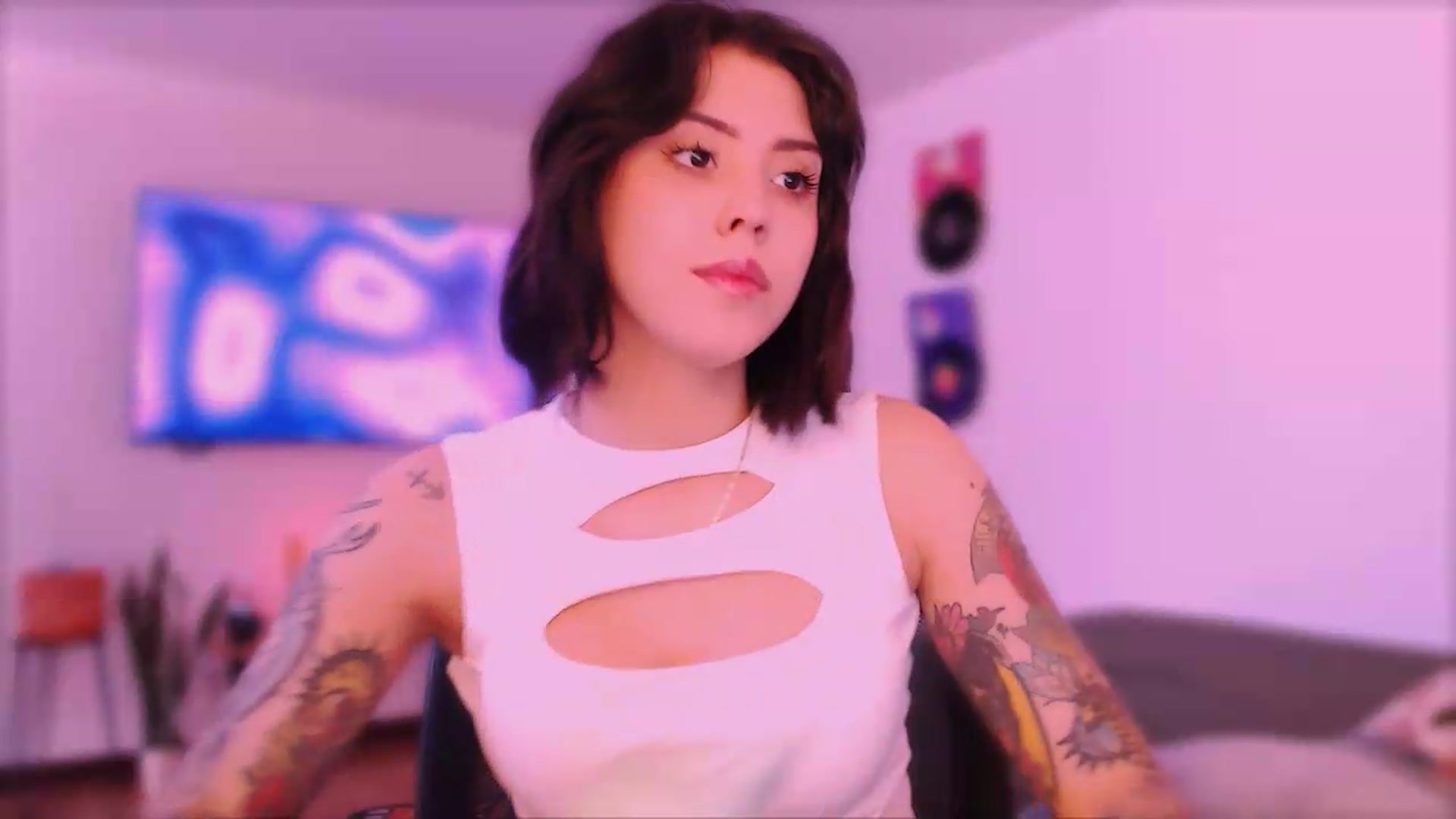Gallery image thumbnail from AuroraBeckett's myfreecams stream on, 08/25/2026, 15:22 image 4 of 20