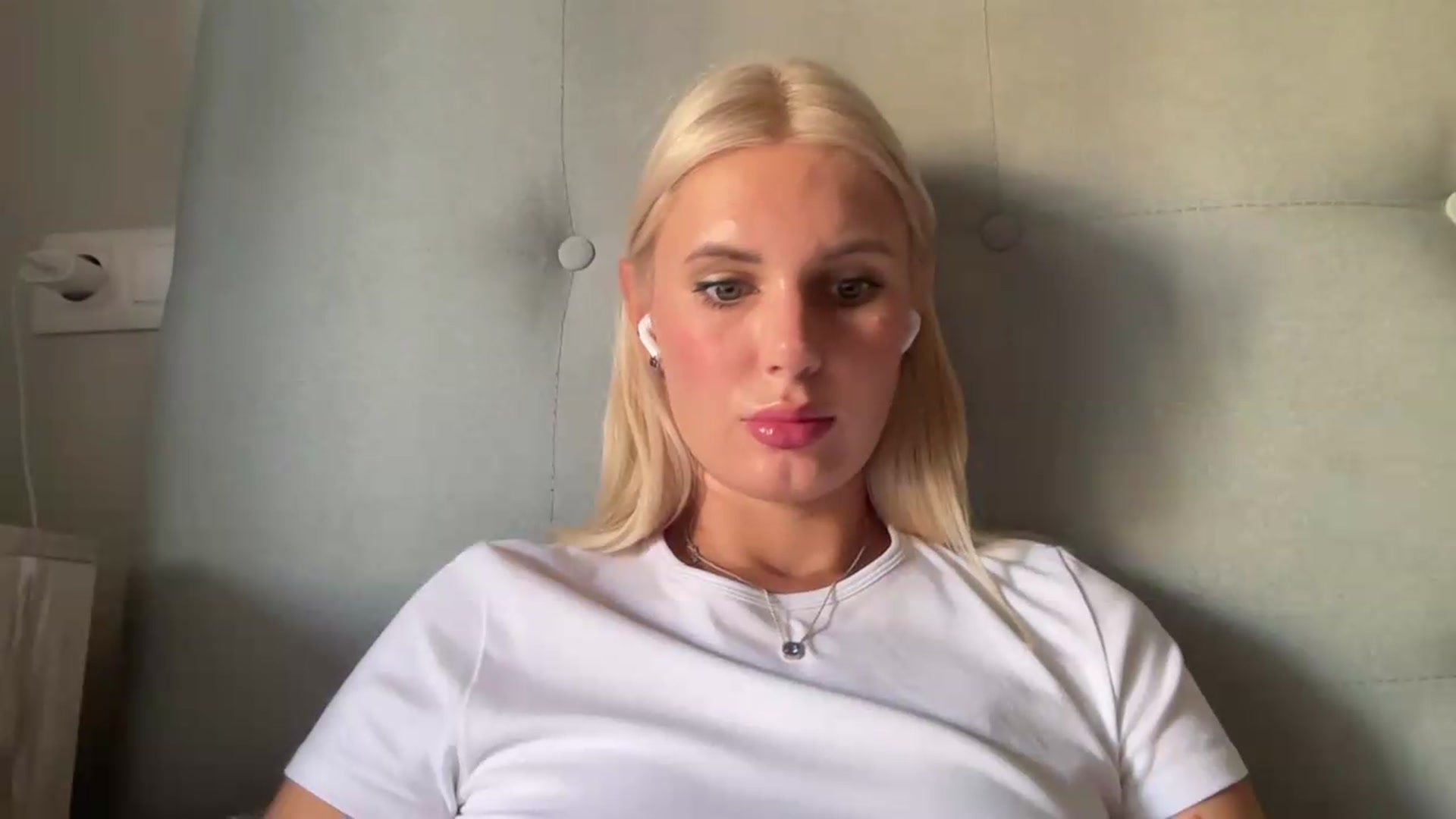 Gallery image thumbnail from AuroraKingg's myfreecams stream on, 07/12/2026, 09:46 image 15 of 20
