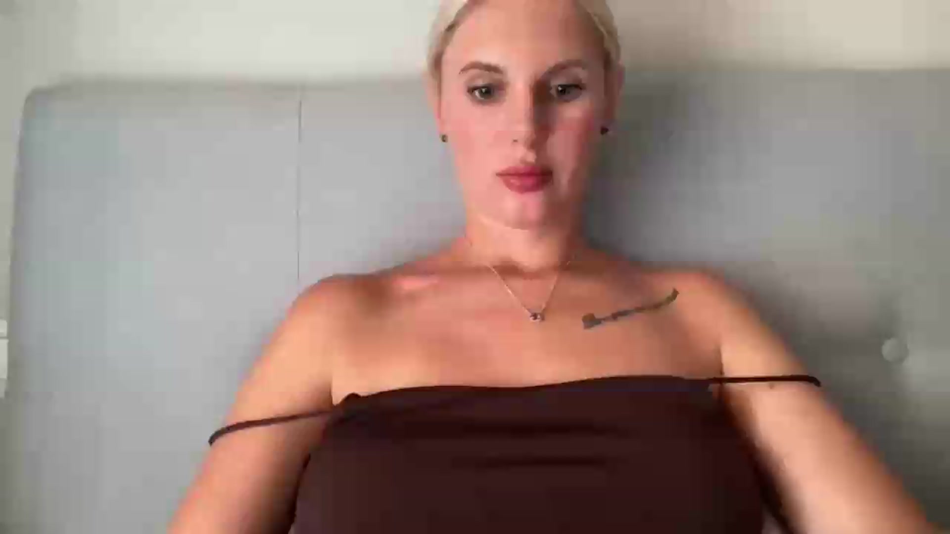Gallery image thumbnail from AuroraKingg's myfreecams stream on, 07/15/2026, 14:39 image 3 of 20