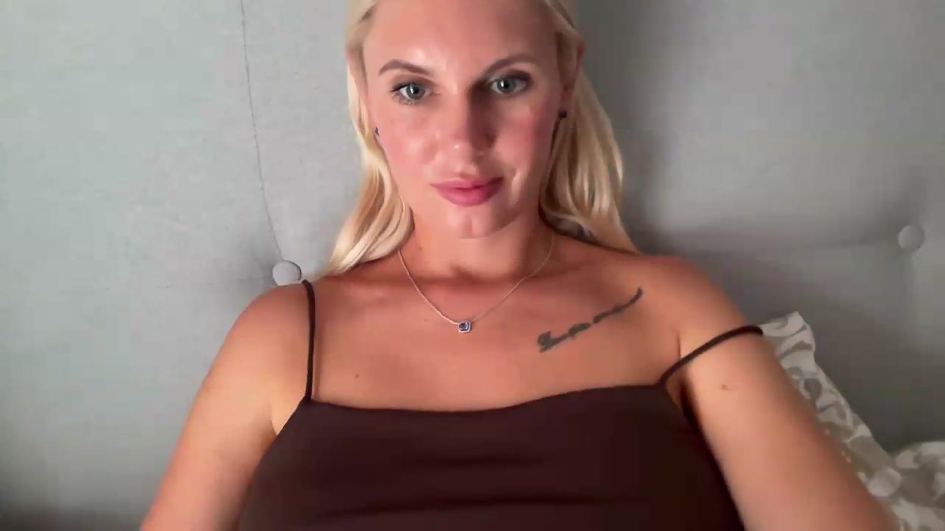 Gallery image thumbnail from AuroraKingg's myfreecams stream on, 07/15/2026, 17:16 image 2 of 20