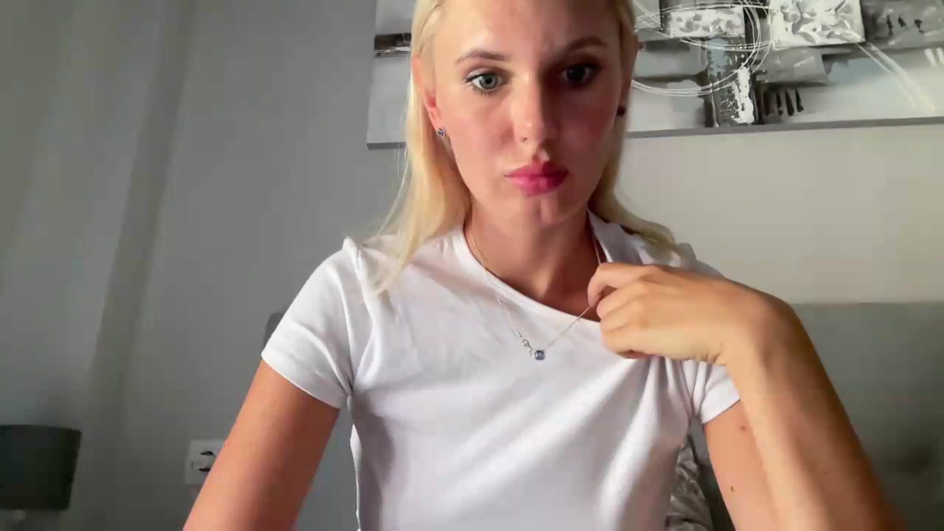 Gallery image thumbnail from AuroraKingg's myfreecams stream on, 07/16/2026, 11:20 image 16 of 20