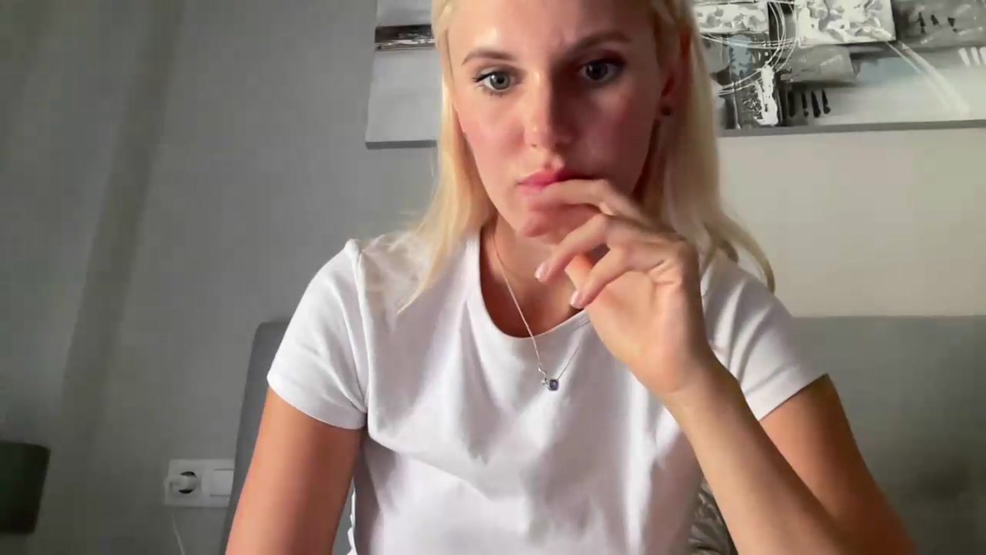 Gallery image thumbnail from AuroraKingg's myfreecams stream on, 07/16/2026, 11:20 image 15 of 20