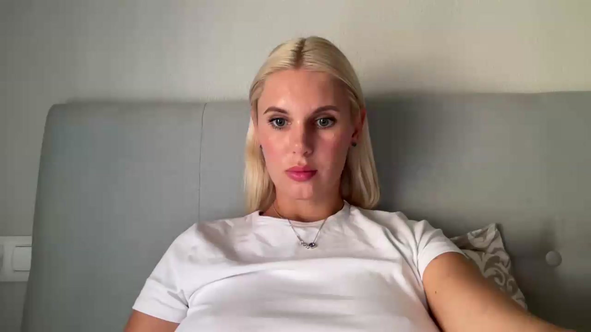 Gallery image thumbnail from AuroraKingg's myfreecams stream on, 07/16/2026, 11:20 image 2 of 20