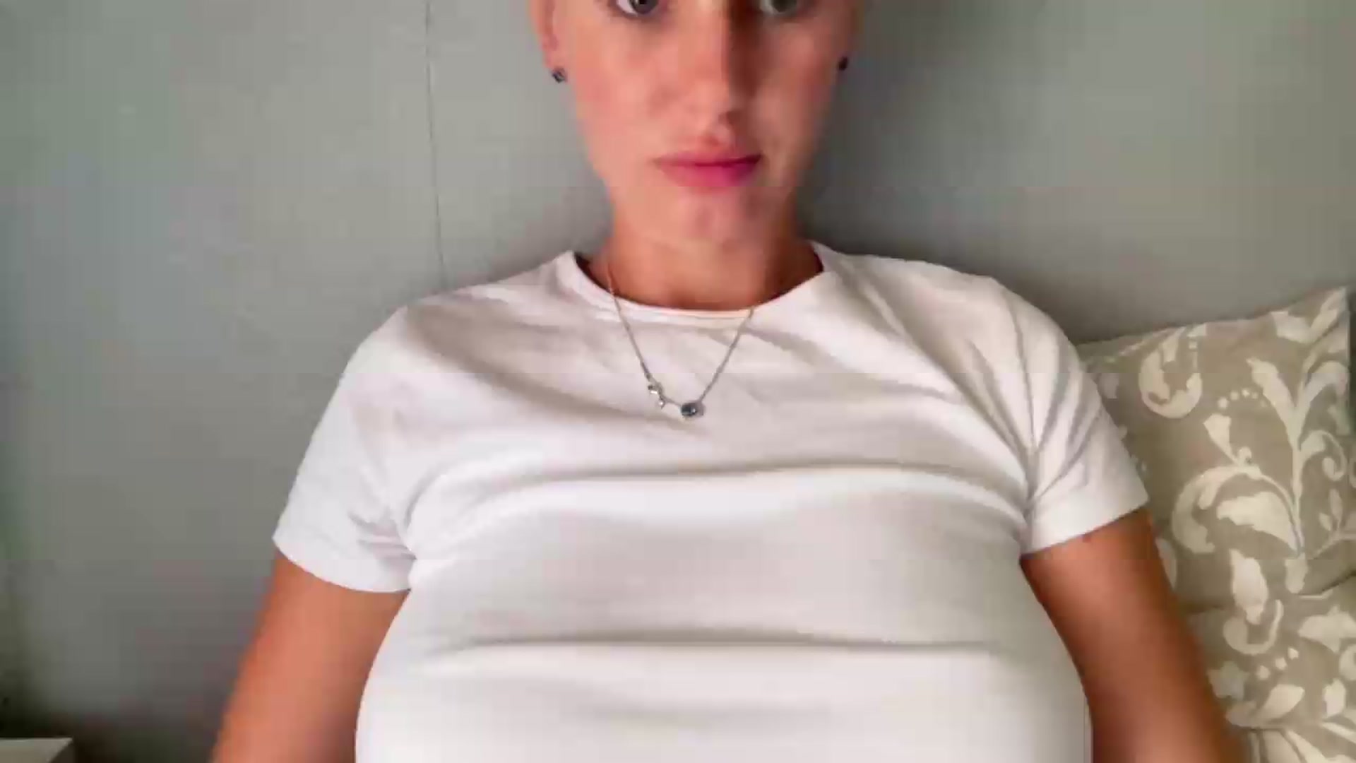 Gallery image thumbnail from AuroraKingg's myfreecams stream on, 07/16/2026, 14:12 image 19 of 20