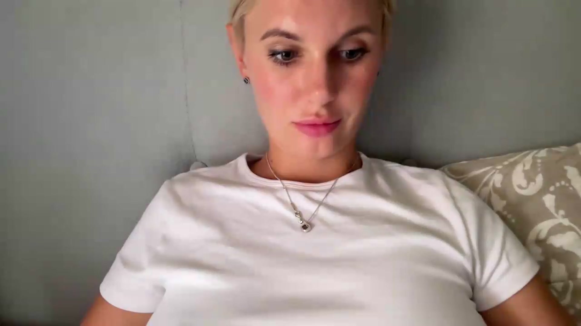 Gallery image thumbnail from AuroraKingg's myfreecams stream on, 07/16/2026, 14:56 image 2 of 20