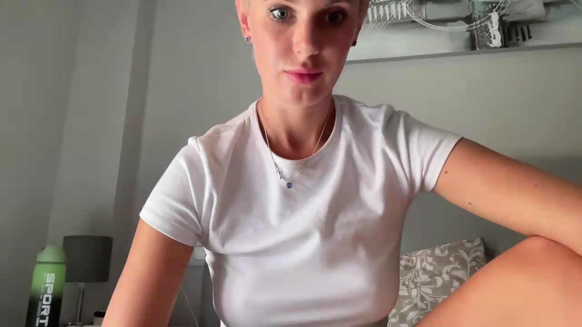 Gallery image thumbnail from AuroraKingg's myfreecams stream on, 07/16/2026, 14:56 image 20 of 20