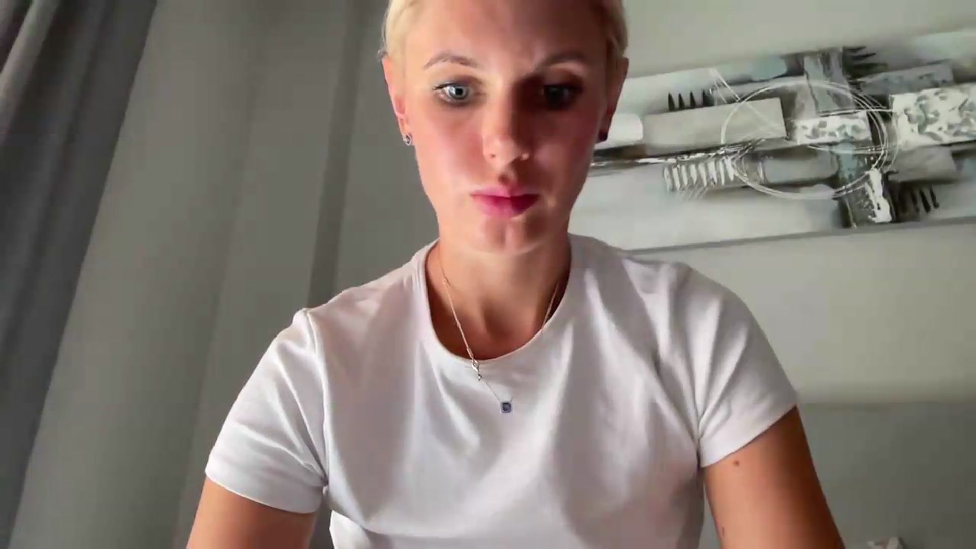 Gallery image thumbnail from AuroraKingg's myfreecams stream on, 07/16/2026, 15:17 image 10 of 20