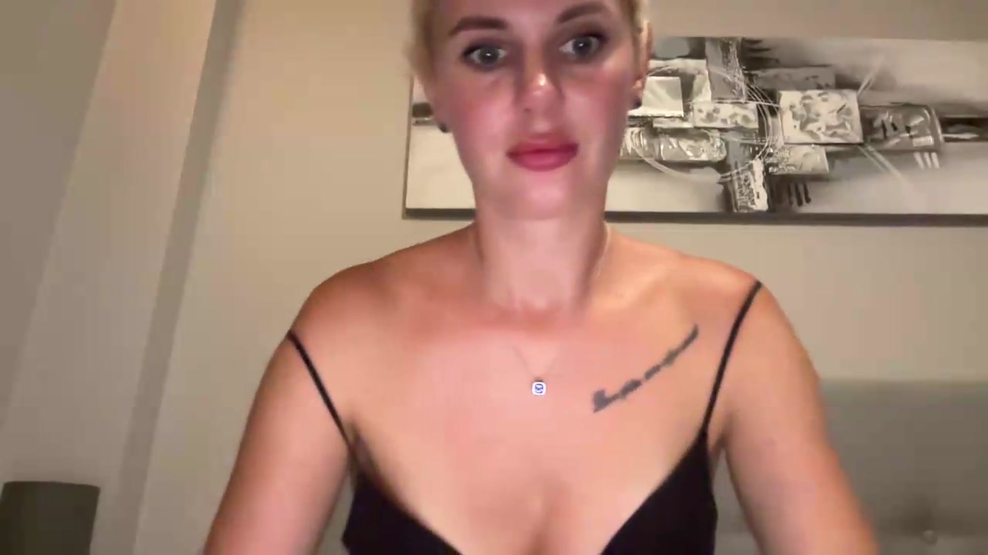 Gallery image thumbnail from AuroraKingg's myfreecams stream on, 07/18/2026, 20:36 image 12 of 20