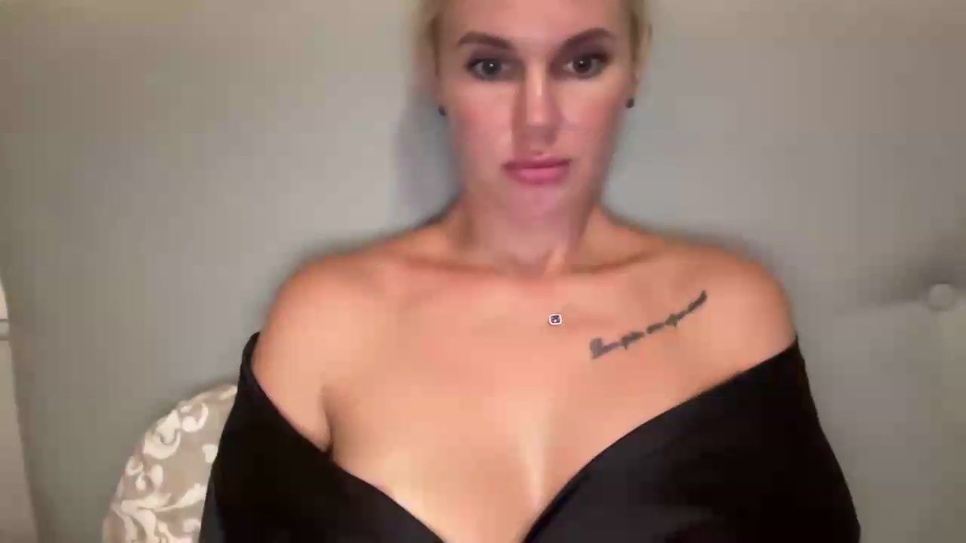 Gallery image thumbnail from AuroraKingg's myfreecams stream on, 07/18/2026, 22:30 image 19 of 20