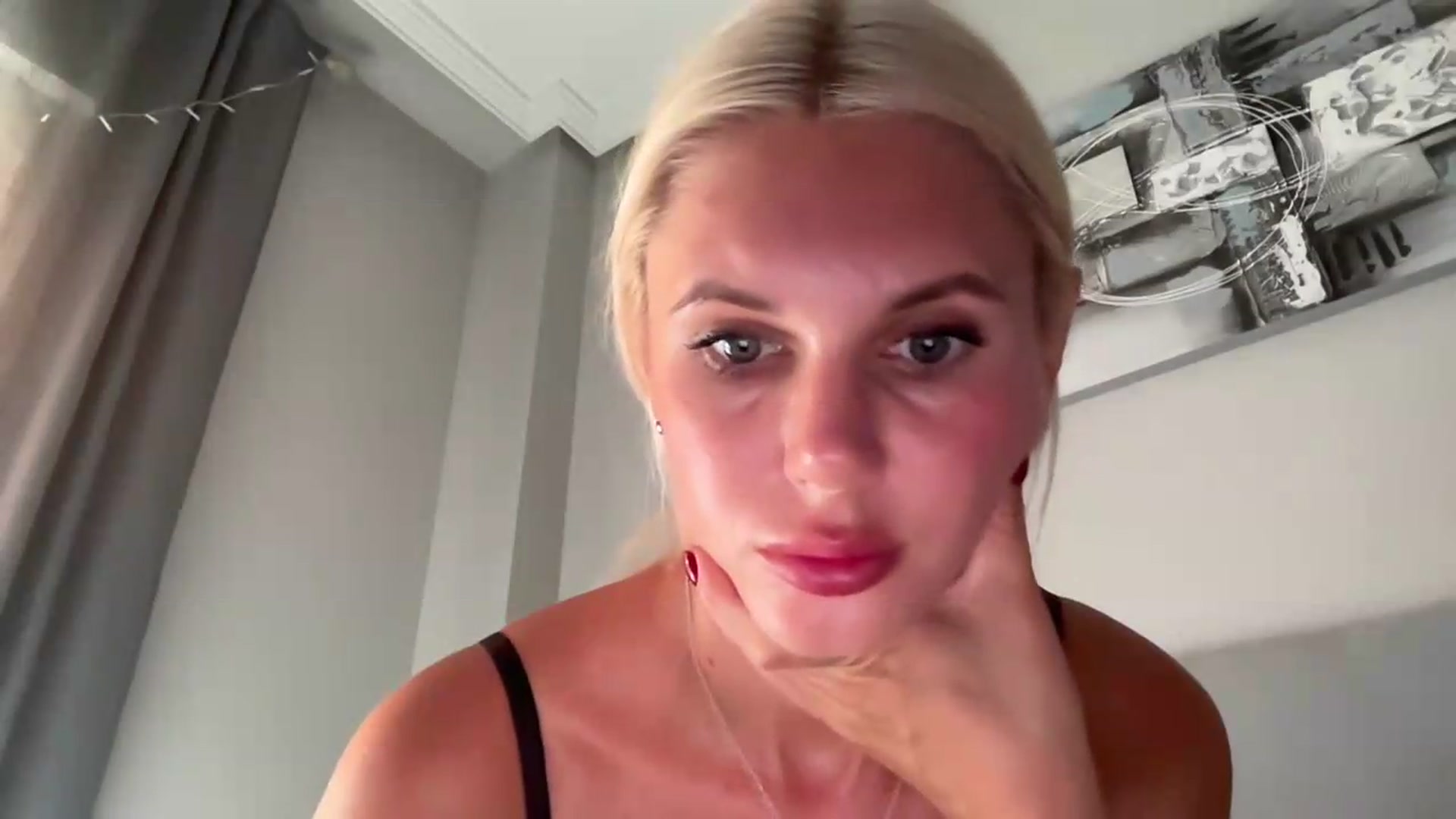 Gallery image thumbnail from AuroraKingg's myfreecams stream on, 07/20/2026, 16:53 image 17 of 20