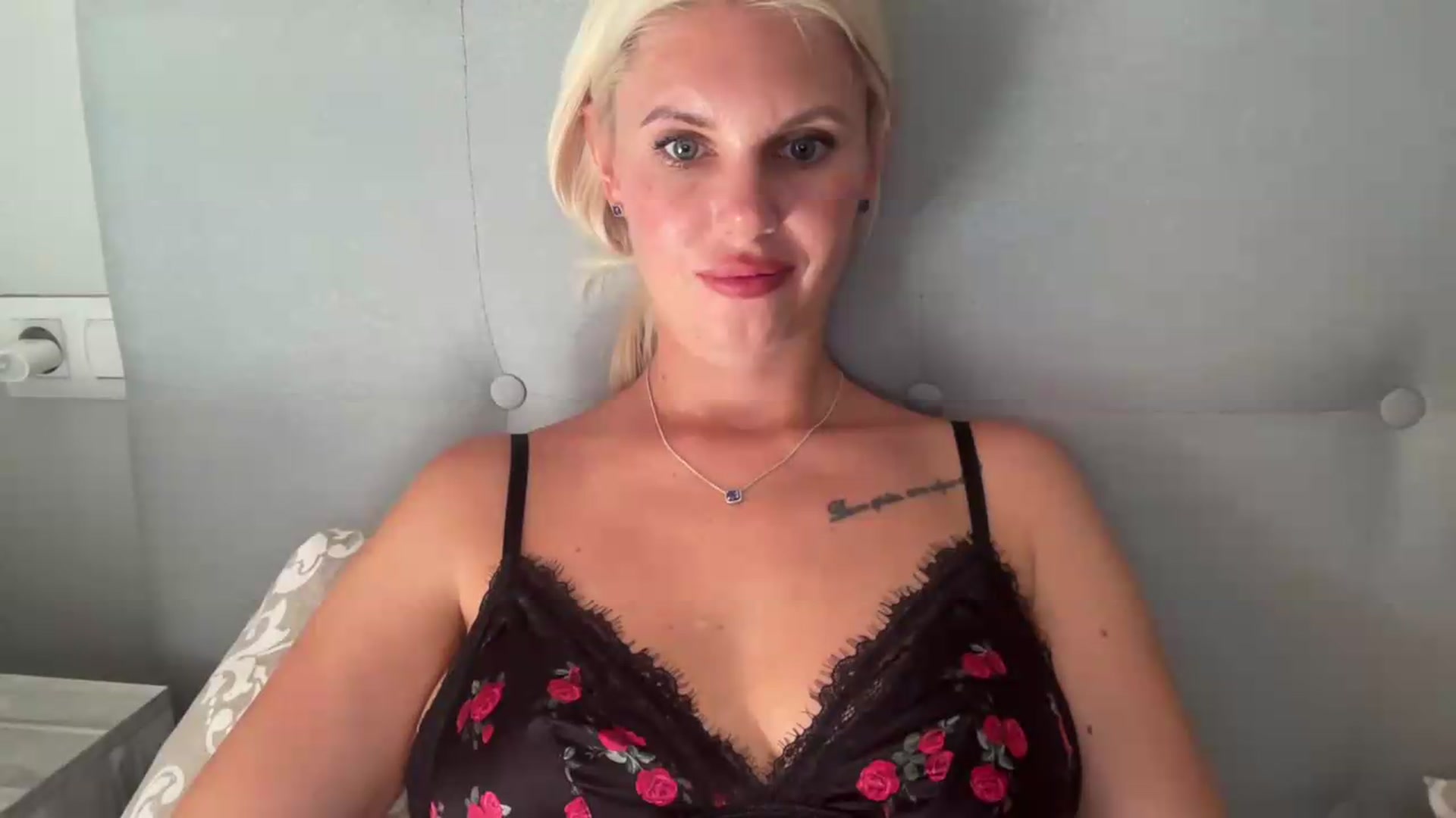 Gallery image thumbnail from AuroraKingg's myfreecams stream on, 07/20/2026, 16:53 image 8 of 20