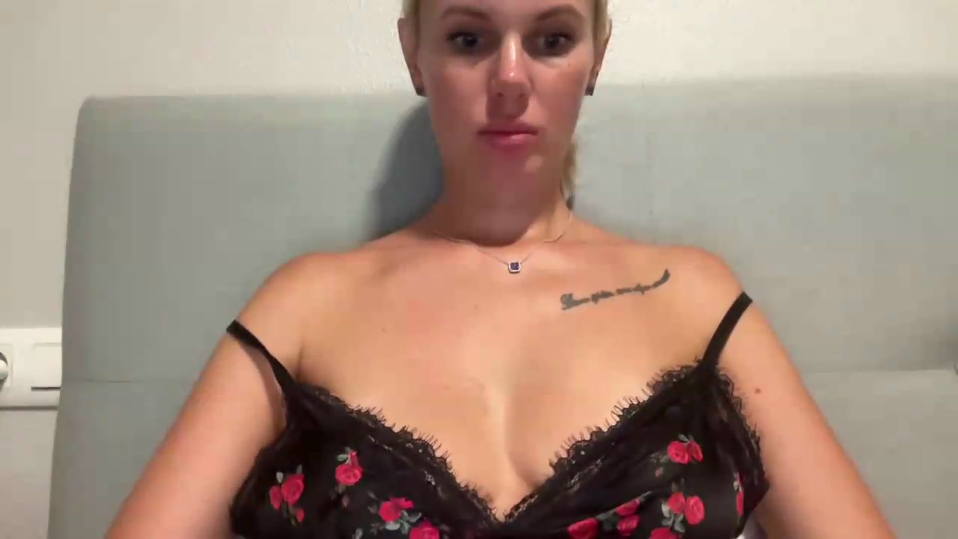 Gallery image thumbnail from AuroraKingg's myfreecams stream on, 07/20/2026, 18:45 image 4 of 20