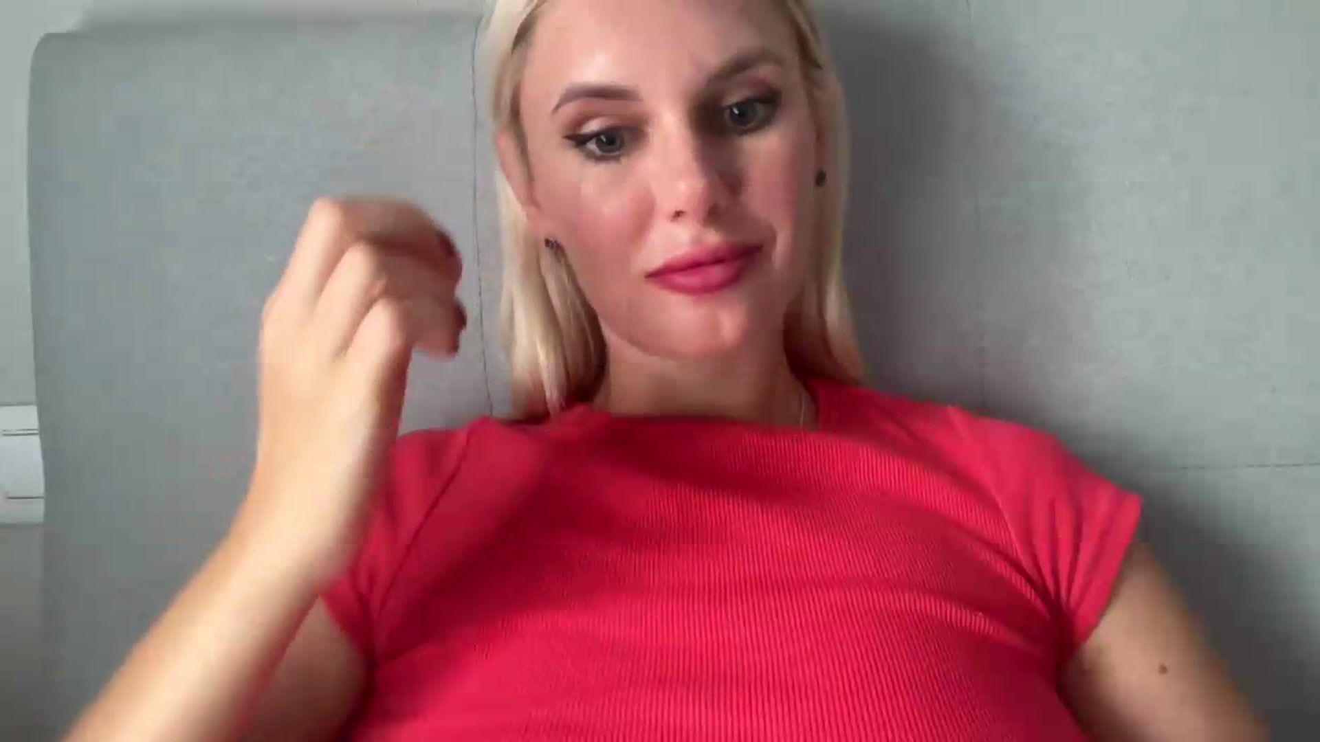 Gallery image thumbnail from AuroraKingg's myfreecams stream on, 07/22/2026, 10:39 image 20 of 20