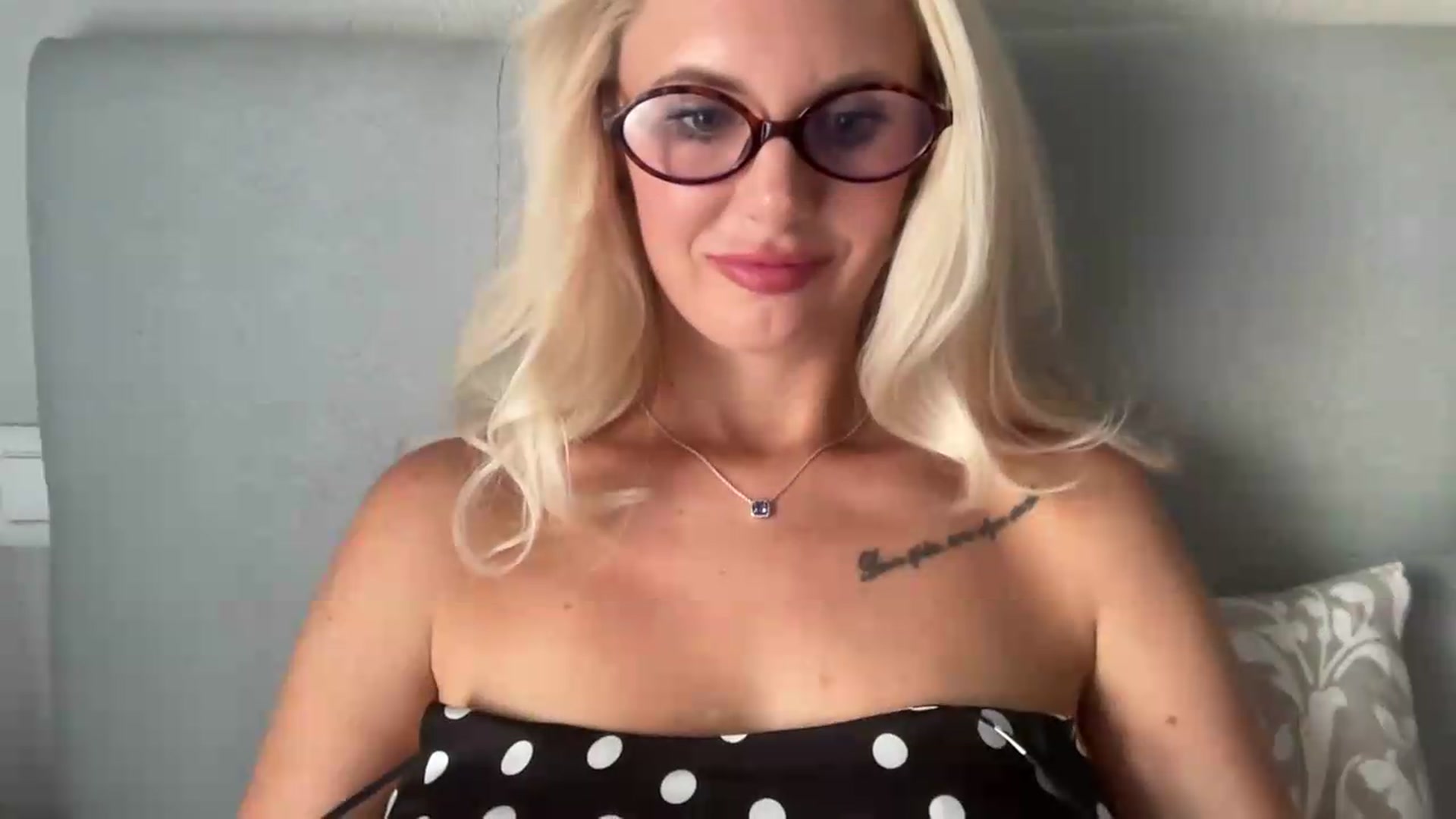 Gallery image thumbnail from AuroraKingg's myfreecams stream on, 07/23/2026, 09:26 image 13 of 20