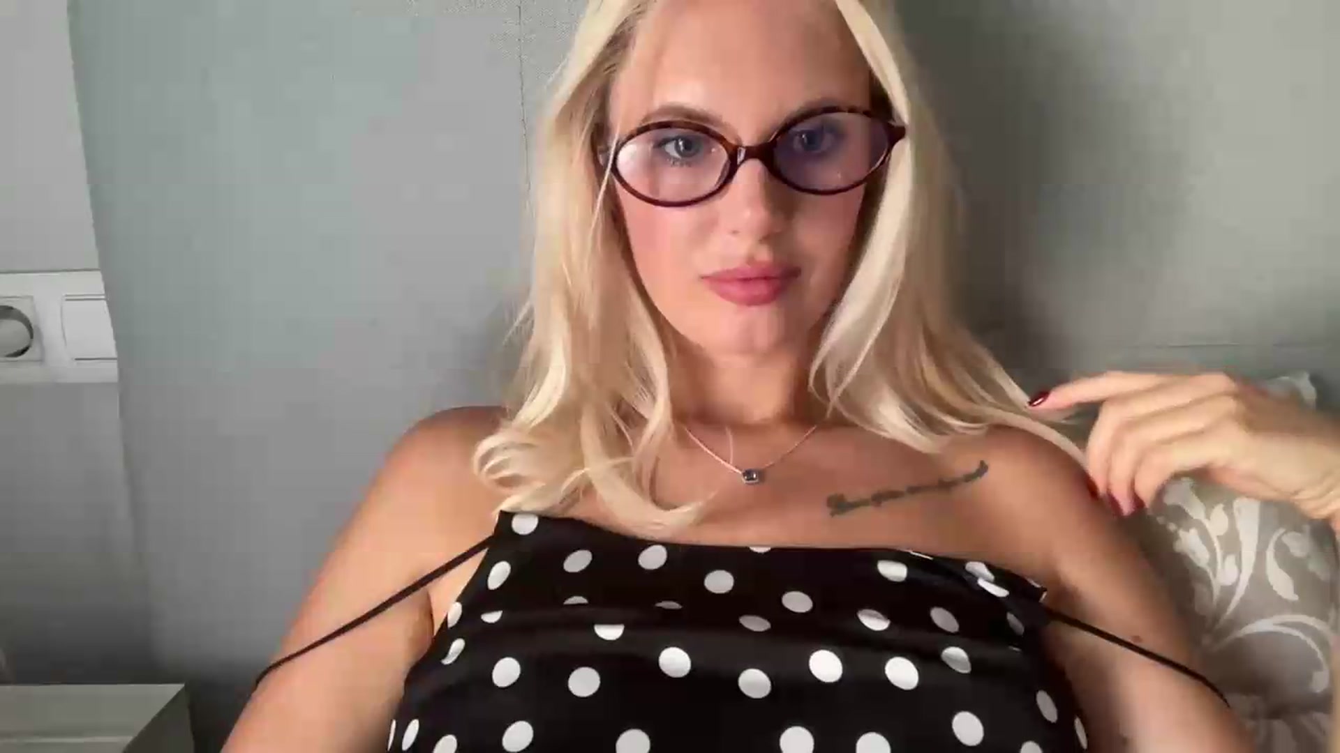 Gallery image thumbnail from AuroraKingg's myfreecams stream on, 07/23/2026, 09:54 image 18 of 20