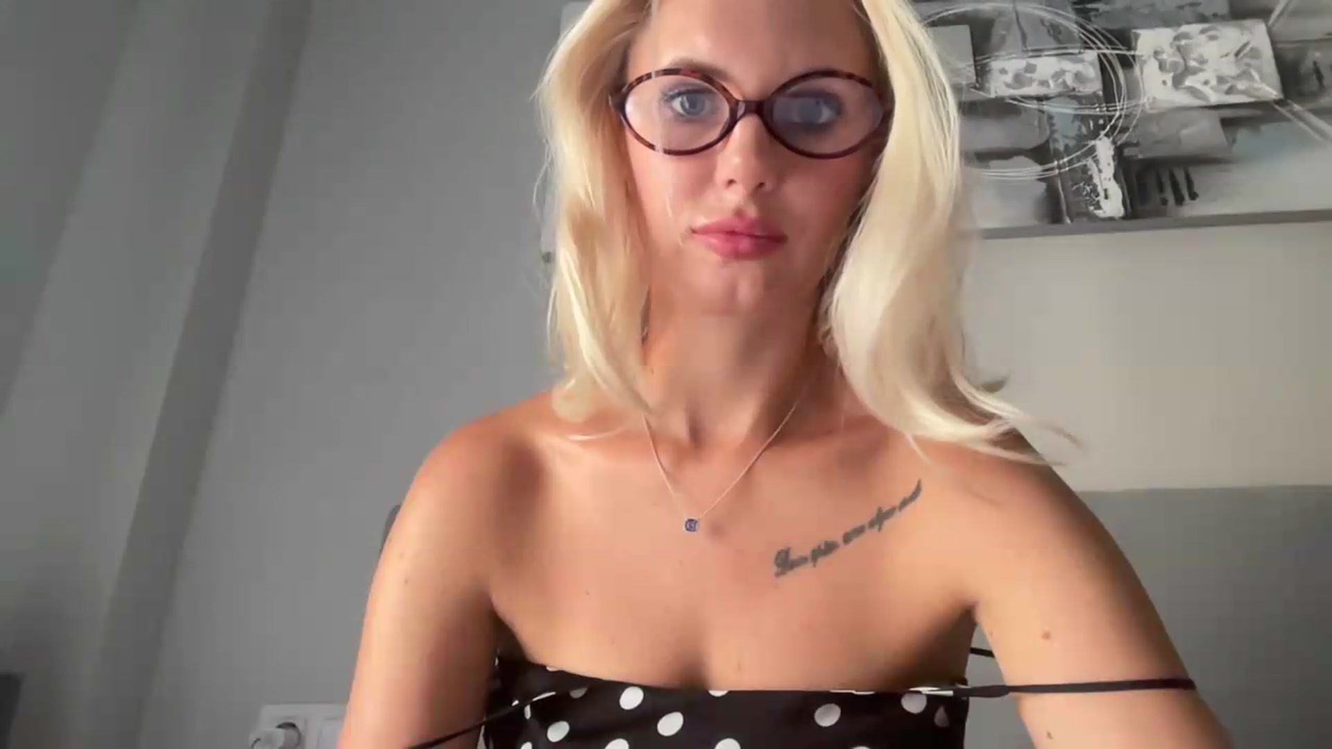 Gallery image thumbnail from AuroraKingg's myfreecams stream on, 07/23/2026, 09:54 image 7 of 20