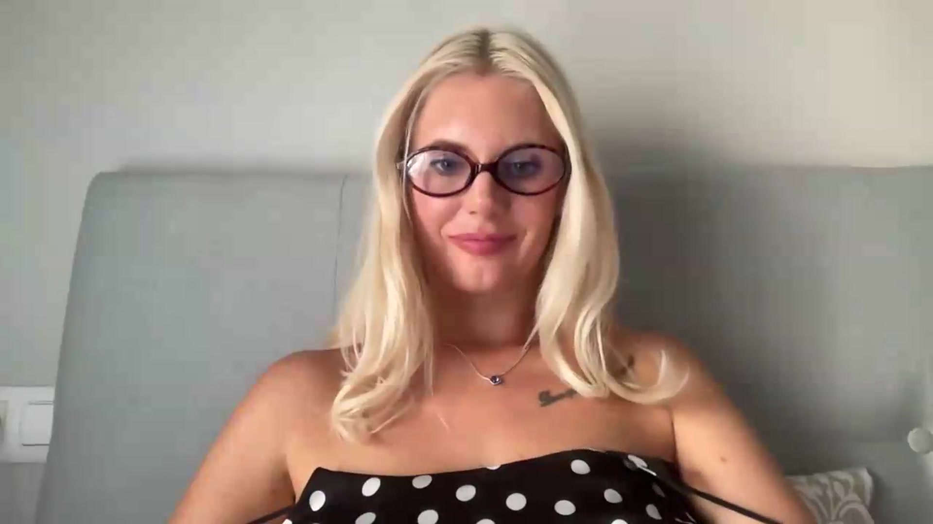 Gallery image thumbnail from AuroraKingg's myfreecams stream on, 07/23/2026, 11:13 image 10 of 20