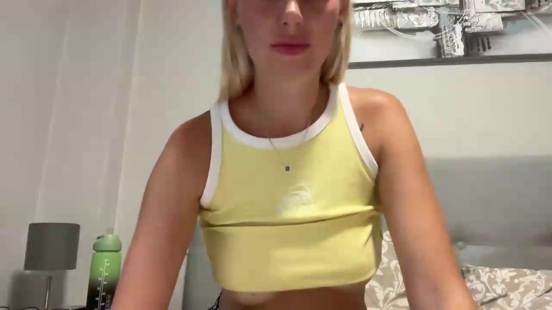 Gallery image thumbnail from AuroraKingg's myfreecams stream on, 07/23/2026, 16:34 image 18 of 20