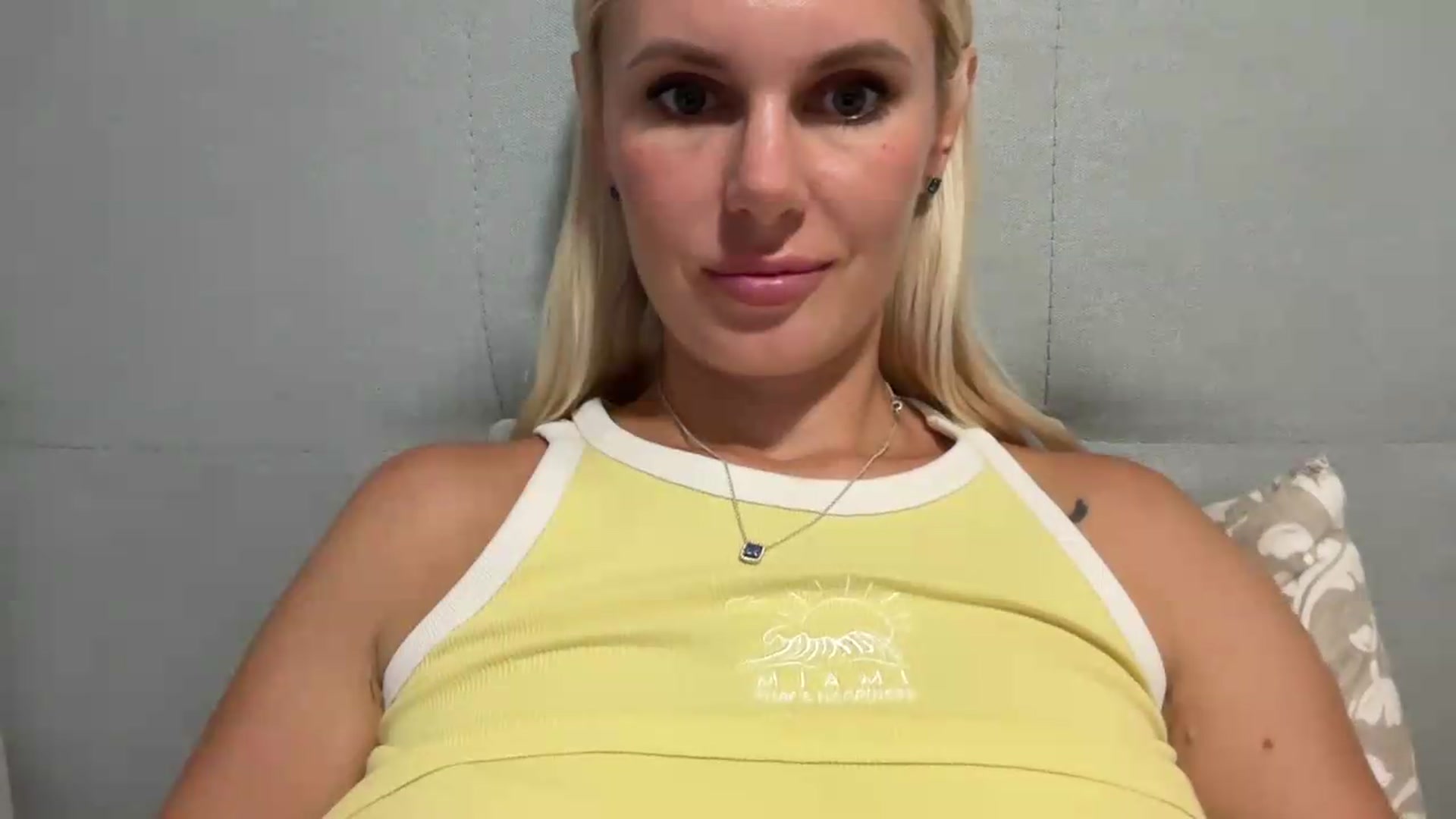 Gallery image thumbnail from AuroraKingg's myfreecams stream on, 07/23/2026, 18:13 image 18 of 20