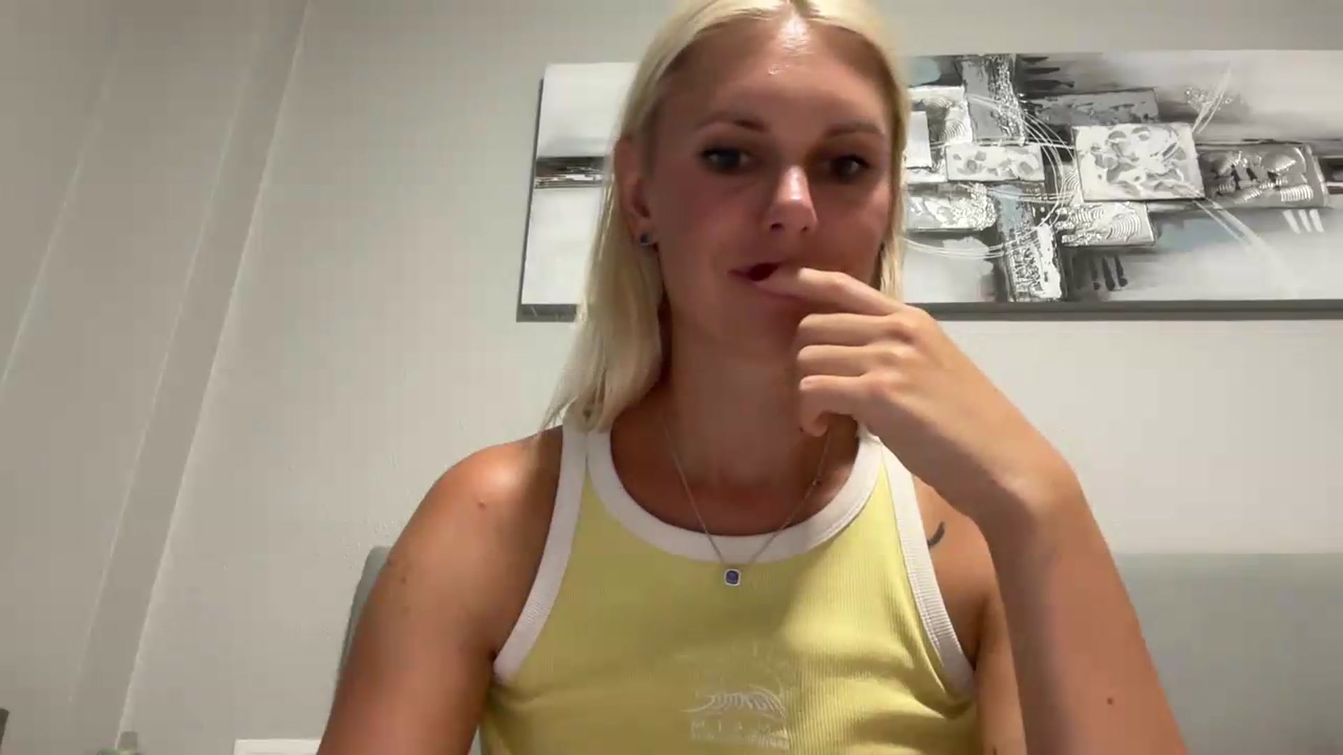 Gallery image thumbnail from AuroraKingg's myfreecams stream on, 07/23/2026, 19:04 image 3 of 20