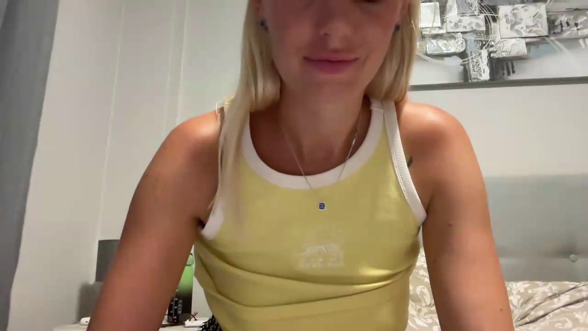 Gallery image thumbnail from AuroraKingg's myfreecams stream on, 07/23/2026, 19:04 image 16 of 20