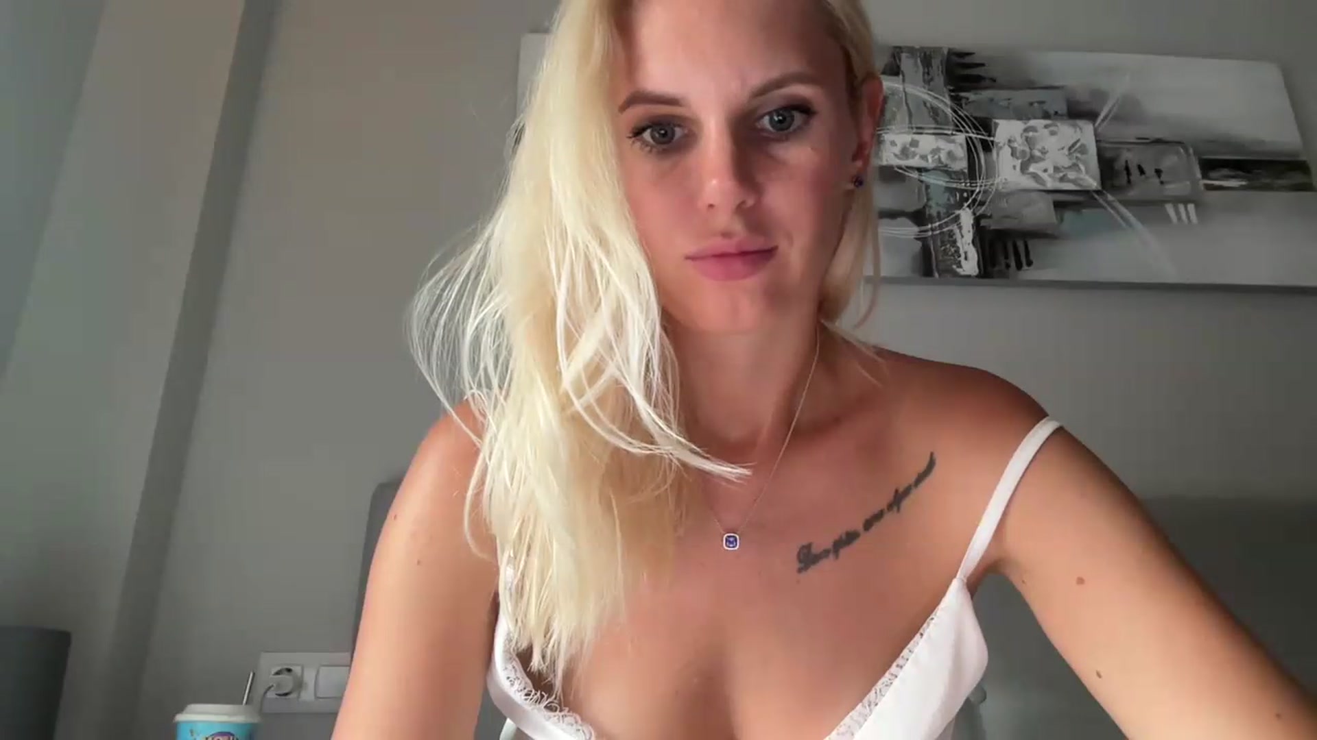 Gallery image thumbnail from AuroraKingg's myfreecams stream on, 07/26/2026, 18:27 image 19 of 20