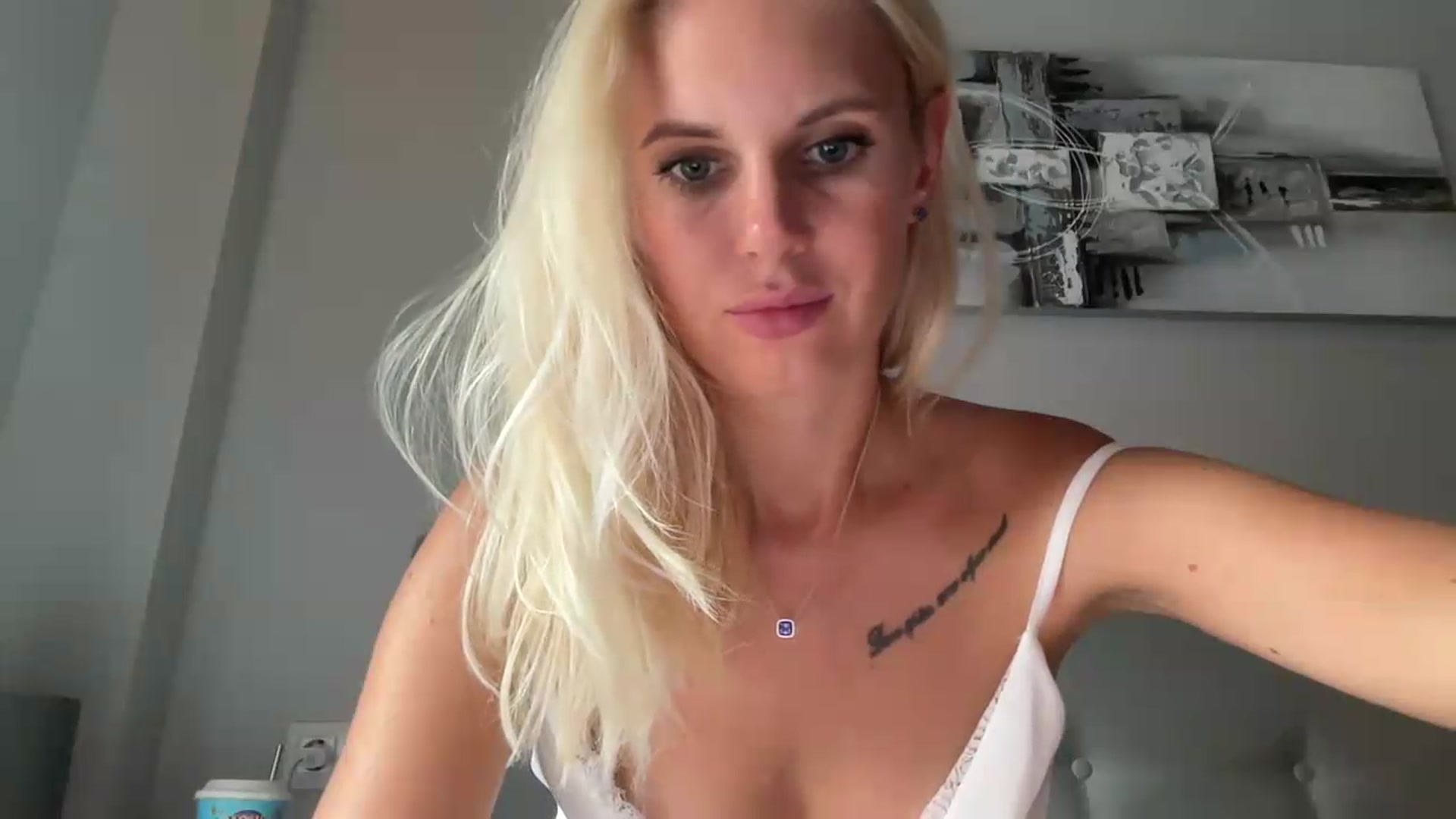 Gallery image thumbnail from AuroraKingg's myfreecams stream on, 07/26/2026, 18:27 image 11 of 20