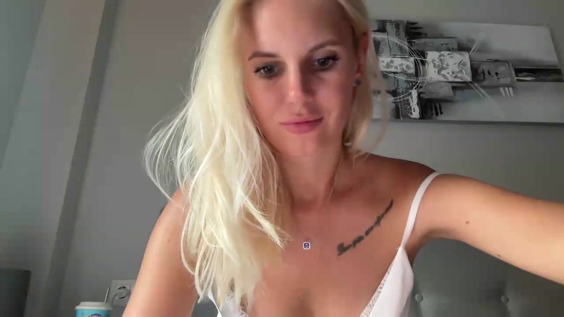 Gallery image thumbnail from AuroraKingg's myfreecams stream on, 07/26/2026, 18:27 image 12 of 20