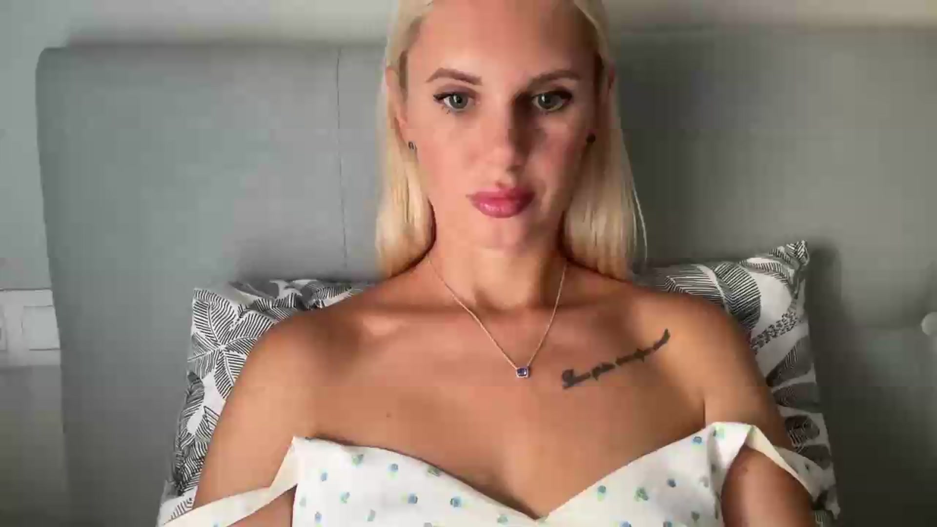 Gallery image thumbnail from AuroraKingg's myfreecams stream on, 07/27/2026, 12:25 image 11 of 20