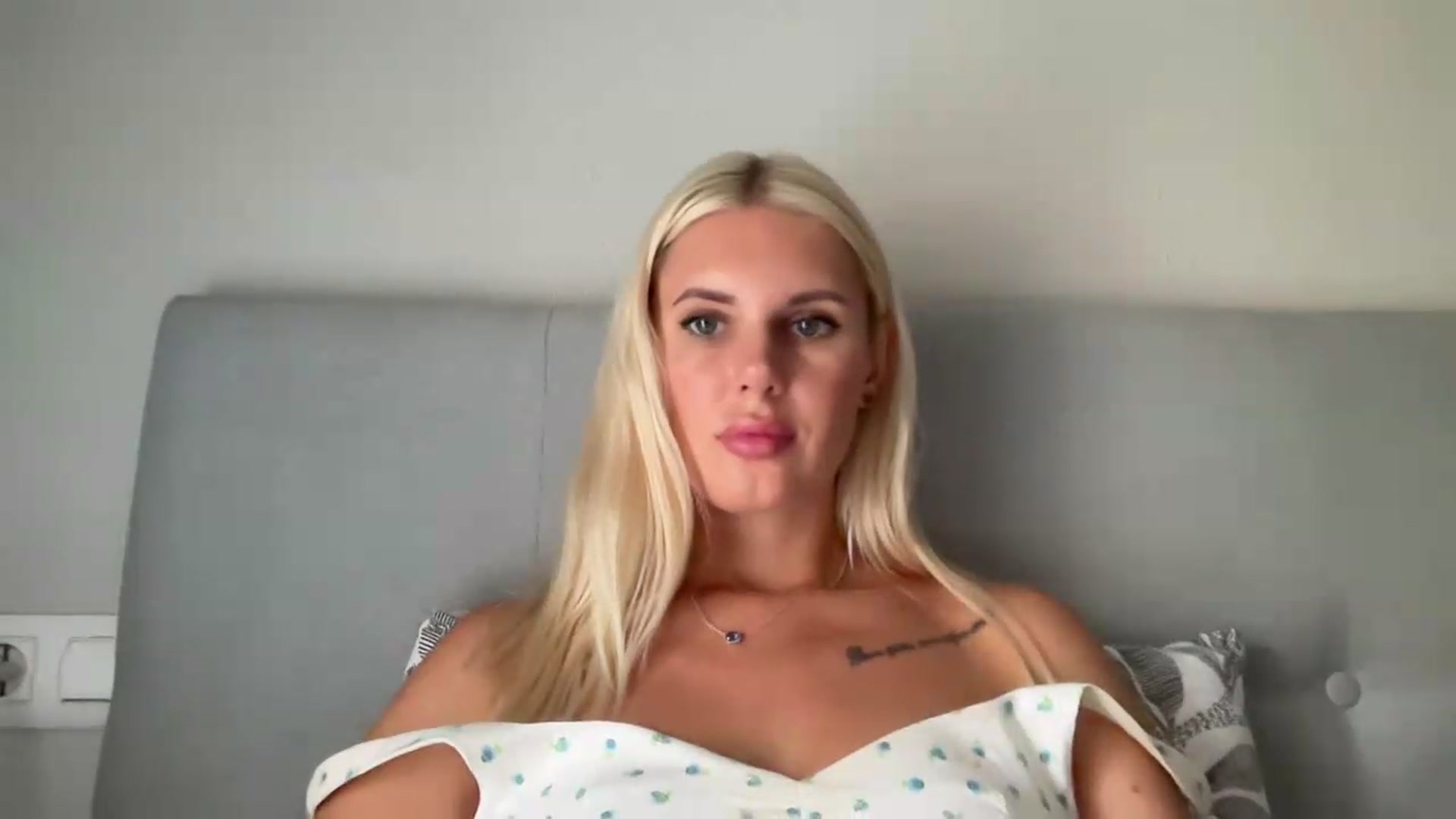 Gallery image thumbnail from AuroraKingg's myfreecams stream on, 07/27/2026, 12:49 image 2 of 20