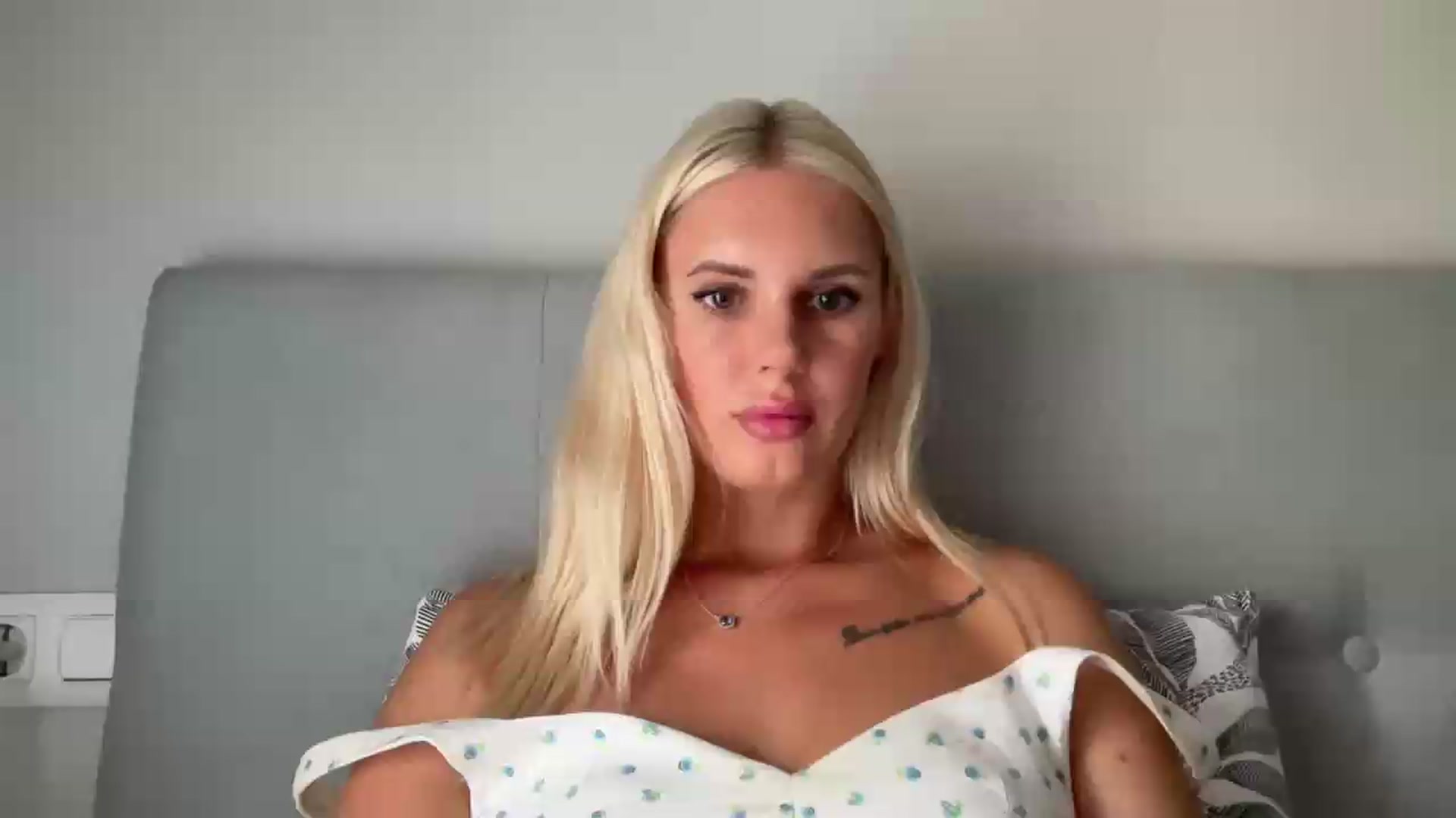 Gallery image thumbnail from AuroraKingg's myfreecams stream on, 07/27/2026, 12:49 image 1 of 20