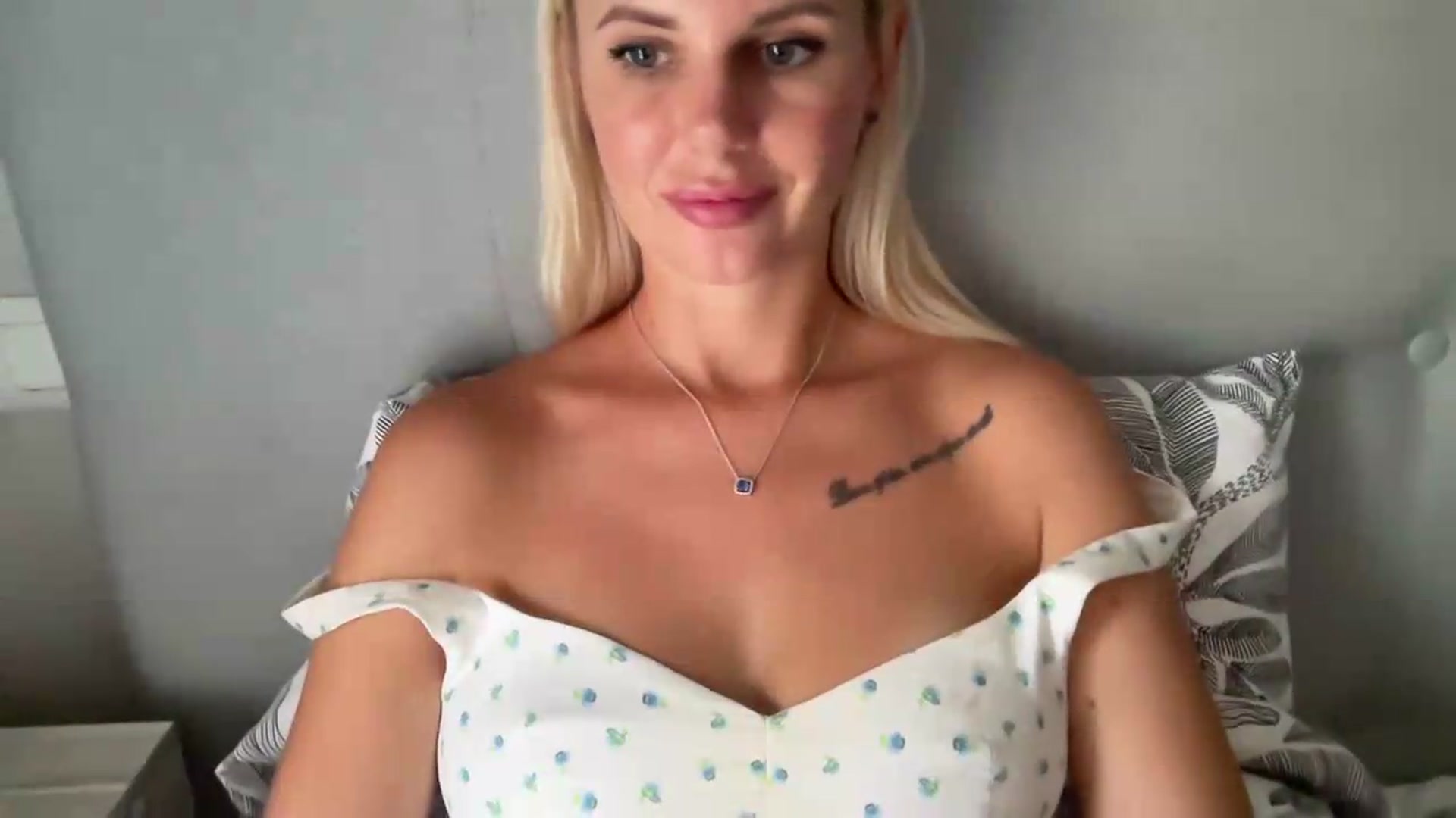 Gallery image thumbnail from AuroraKingg's myfreecams stream on, 07/27/2026, 13:11 image 14 of 20