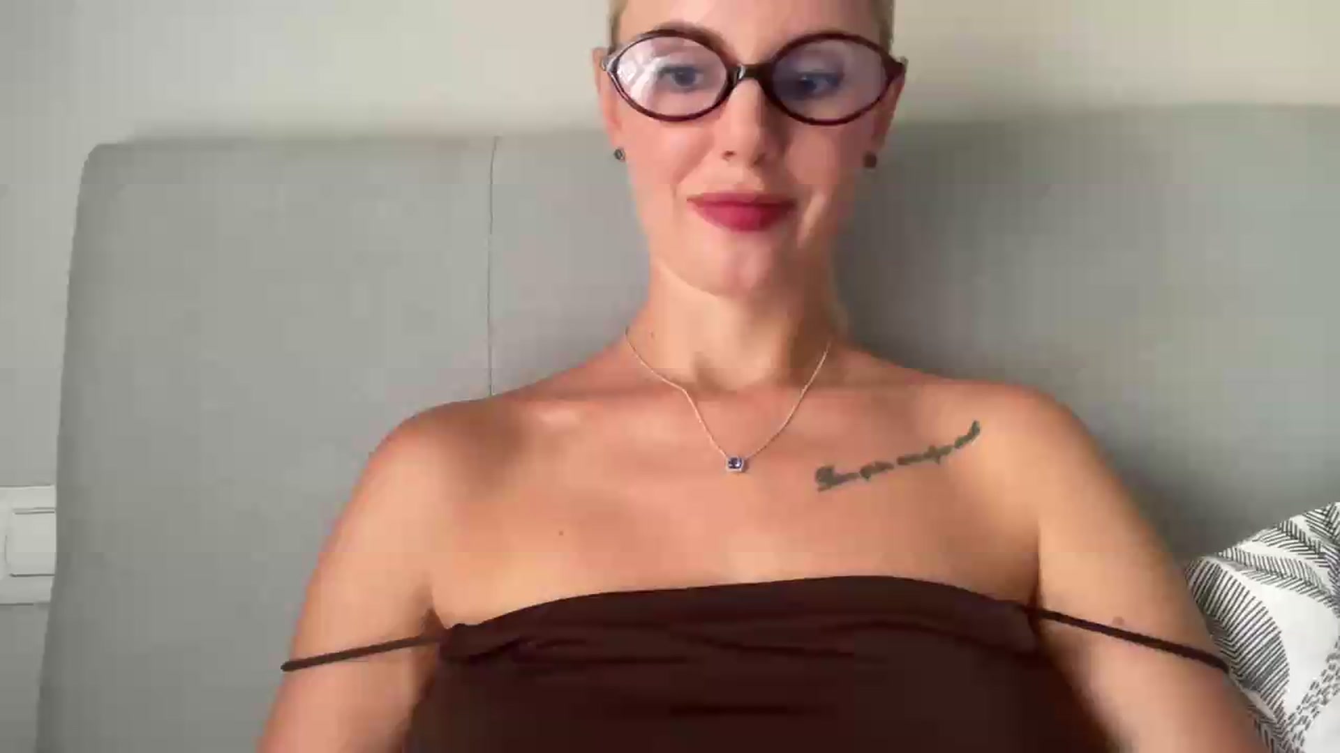 Gallery image thumbnail from AuroraKingg's myfreecams stream on, 07/28/2026, 13:12 image 2 of 20