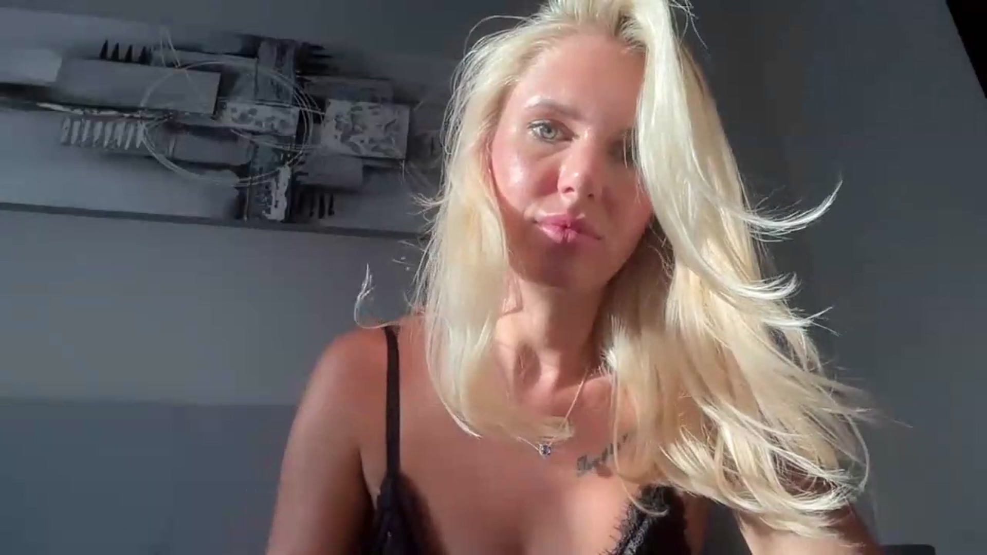 Gallery image thumbnail from AuroraKingg's myfreecams stream on, 07/29/2026, 18:02 image 15 of 20