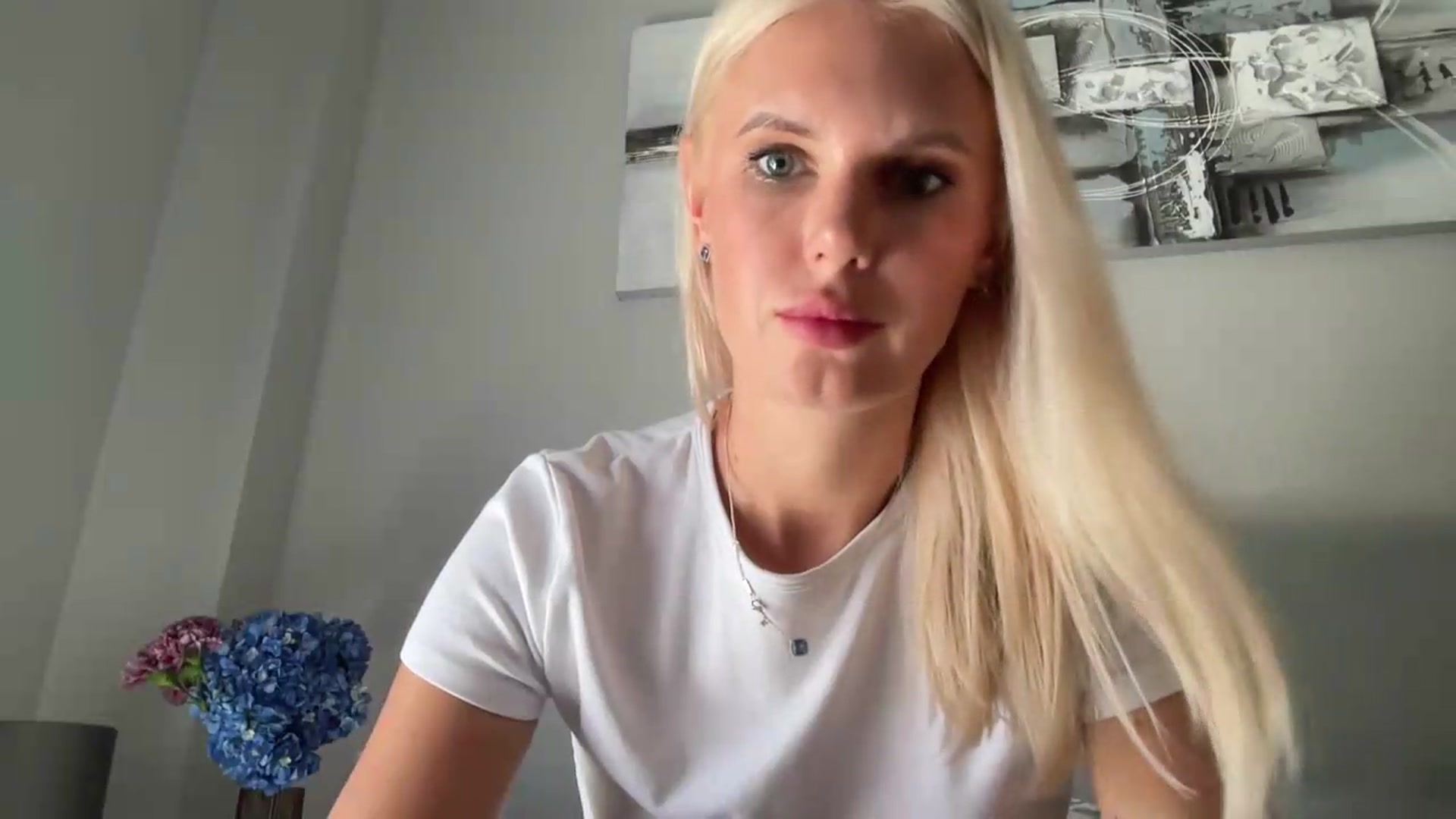 Gallery image thumbnail from AuroraKingg's myfreecams stream on, 07/31/2026, 14:00 image 11 of 20