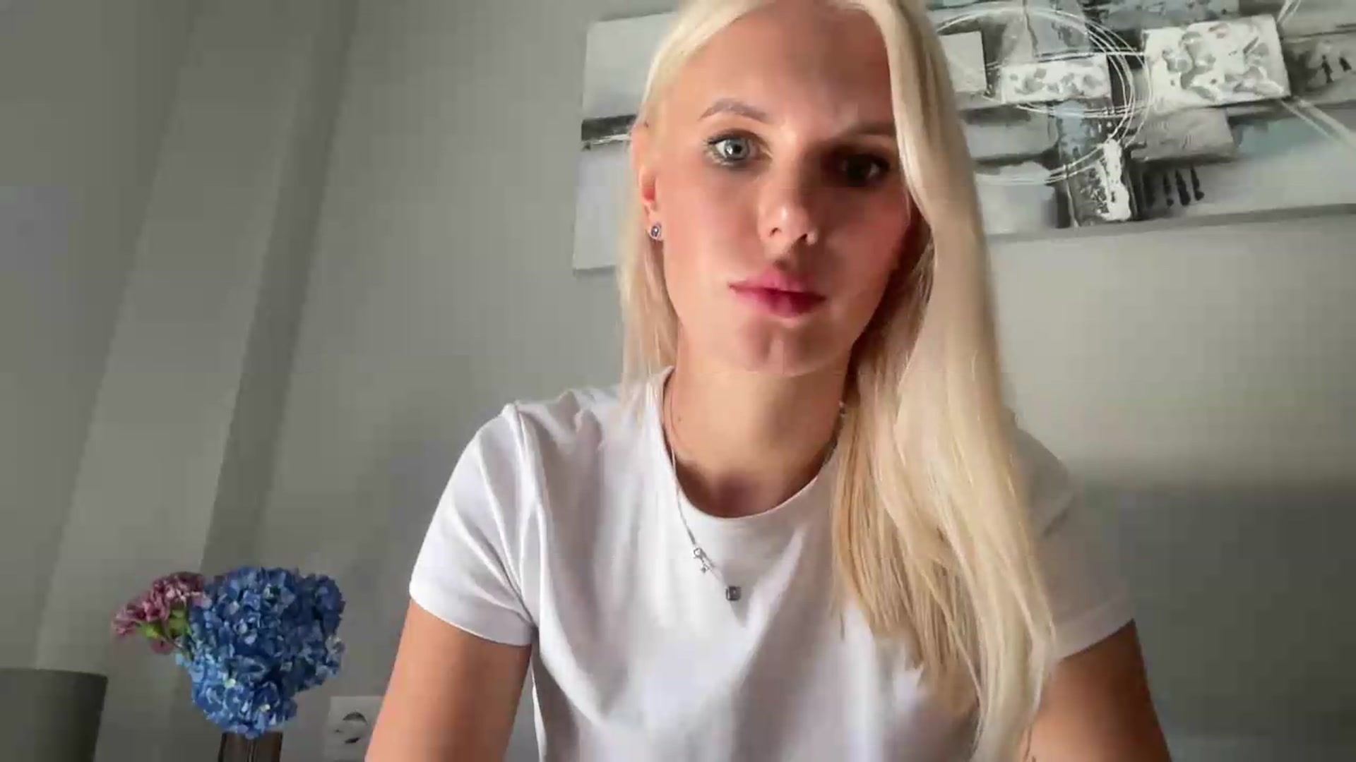 Gallery image thumbnail from AuroraKingg's myfreecams stream on, 07/31/2026, 14:00 image 15 of 20