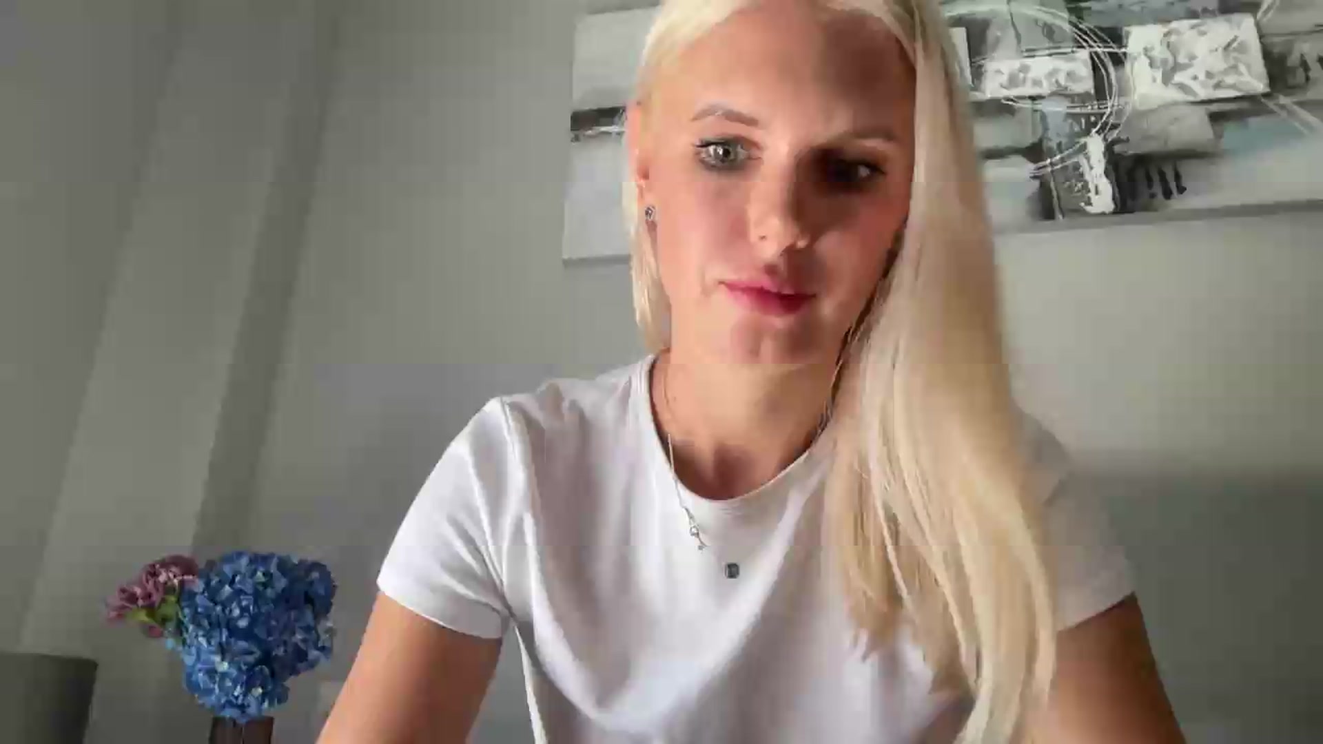 Gallery image thumbnail from AuroraKingg's myfreecams stream on, 07/31/2026, 14:00 image 10 of 20