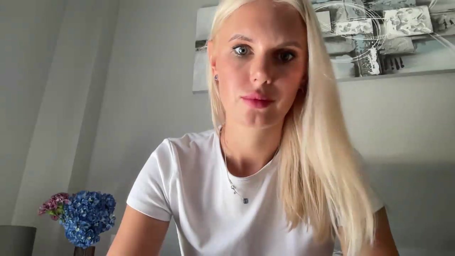 Gallery image thumbnail from AuroraKingg's myfreecams stream on, 07/31/2026, 14:00 image 12 of 20