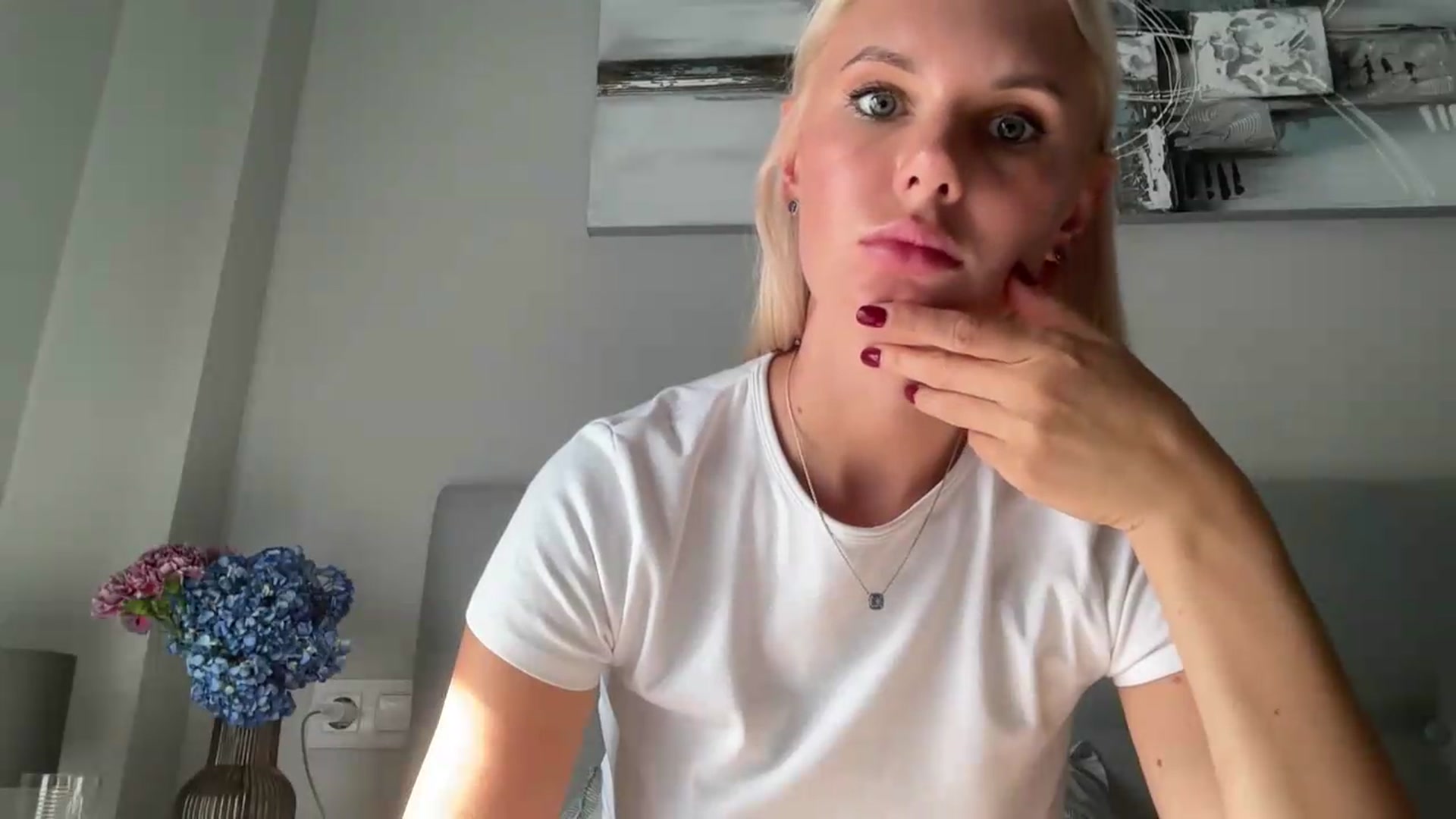 Gallery image thumbnail from AuroraKingg's myfreecams stream on, 07/31/2026, 16:35 image 20 of 20