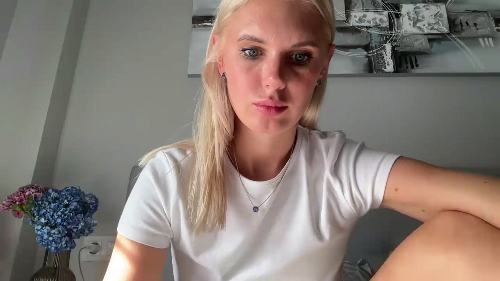 Gallery image thumbnail from AuroraKingg's myfreecams stream on, 07/31/2026, 16:35 image 19 of 20