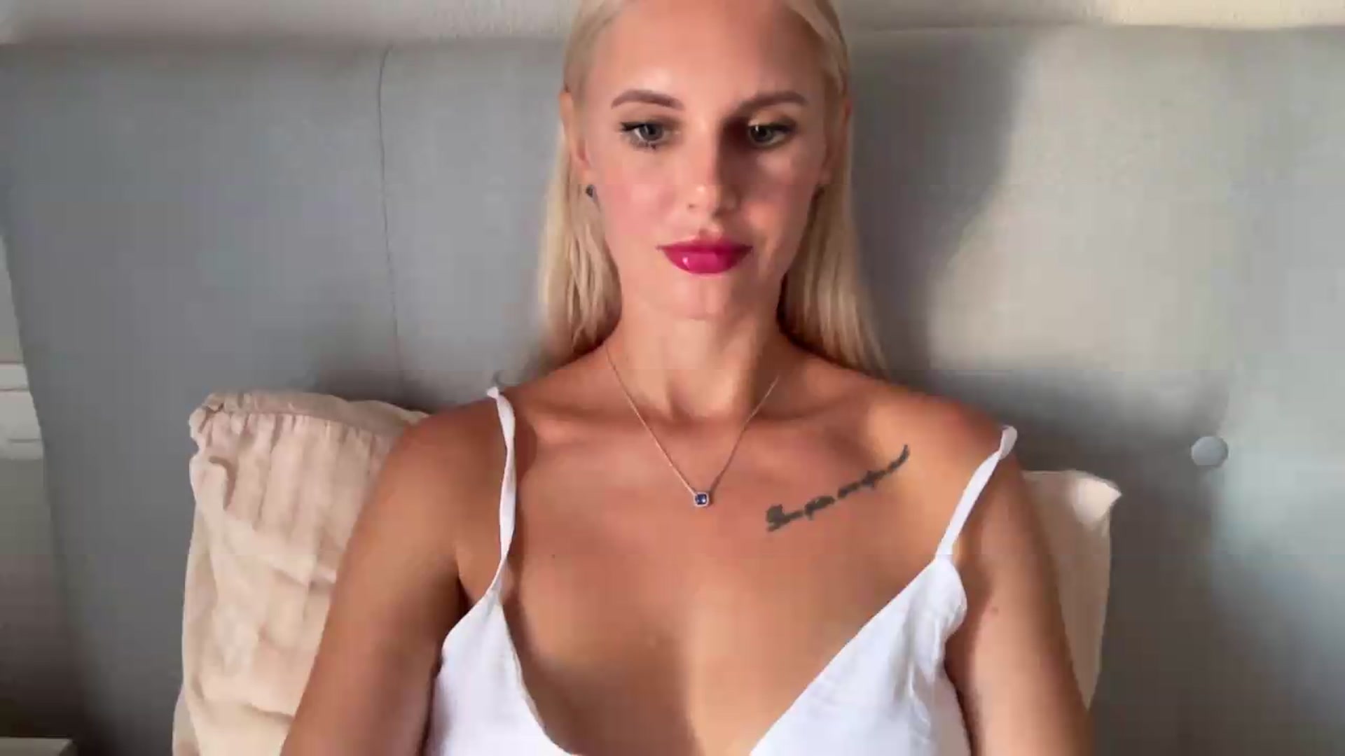 Gallery image thumbnail from AuroraKingg's myfreecams stream on, 08/02/2026, 09:43 image 18 of 20
