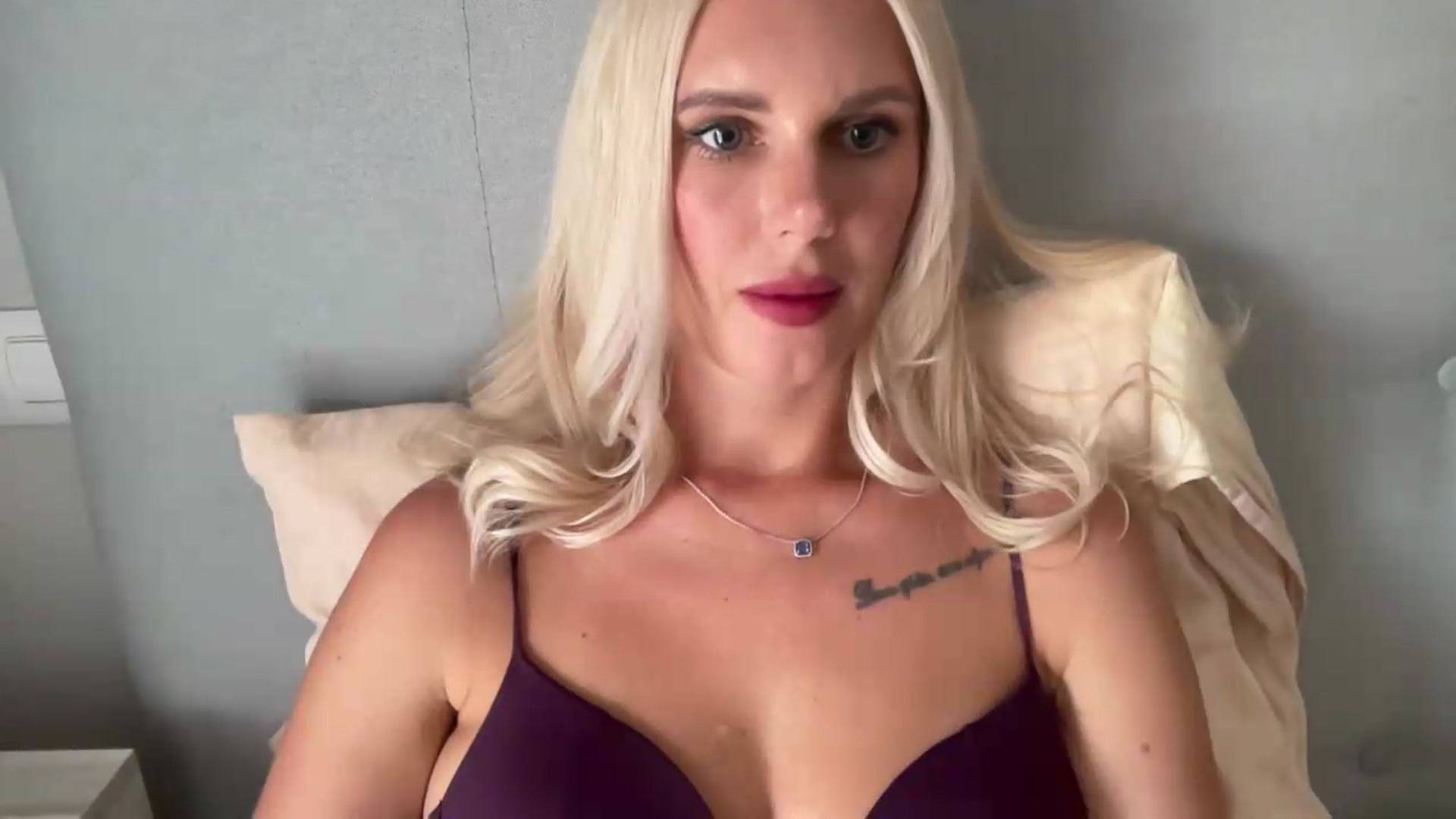 Gallery image thumbnail from AuroraKingg's myfreecams stream on, 08/05/2026, 14:51 image 6 of 20