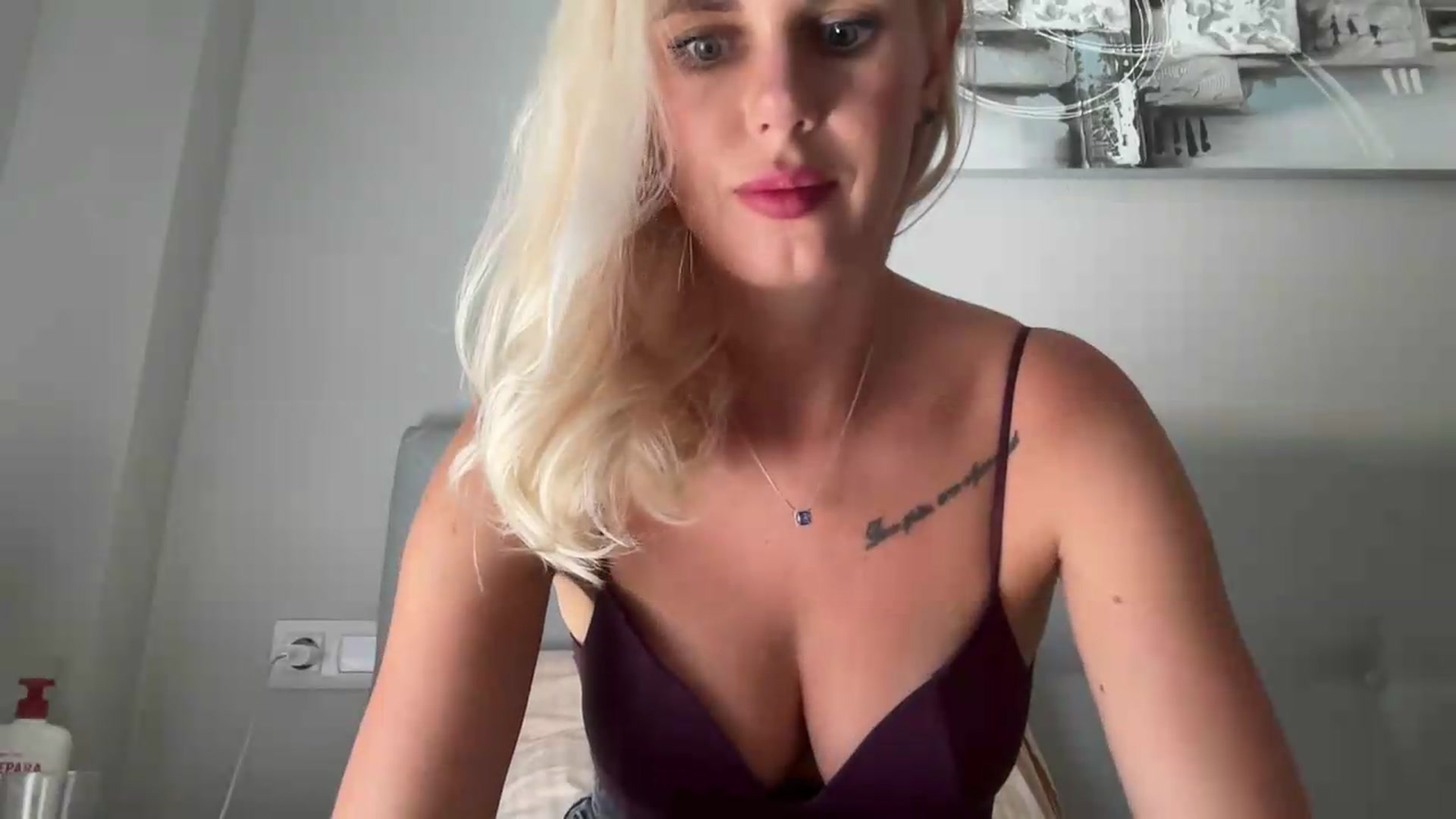 Gallery image thumbnail from AuroraKingg's myfreecams stream on, 08/05/2026, 14:51 image 15 of 20